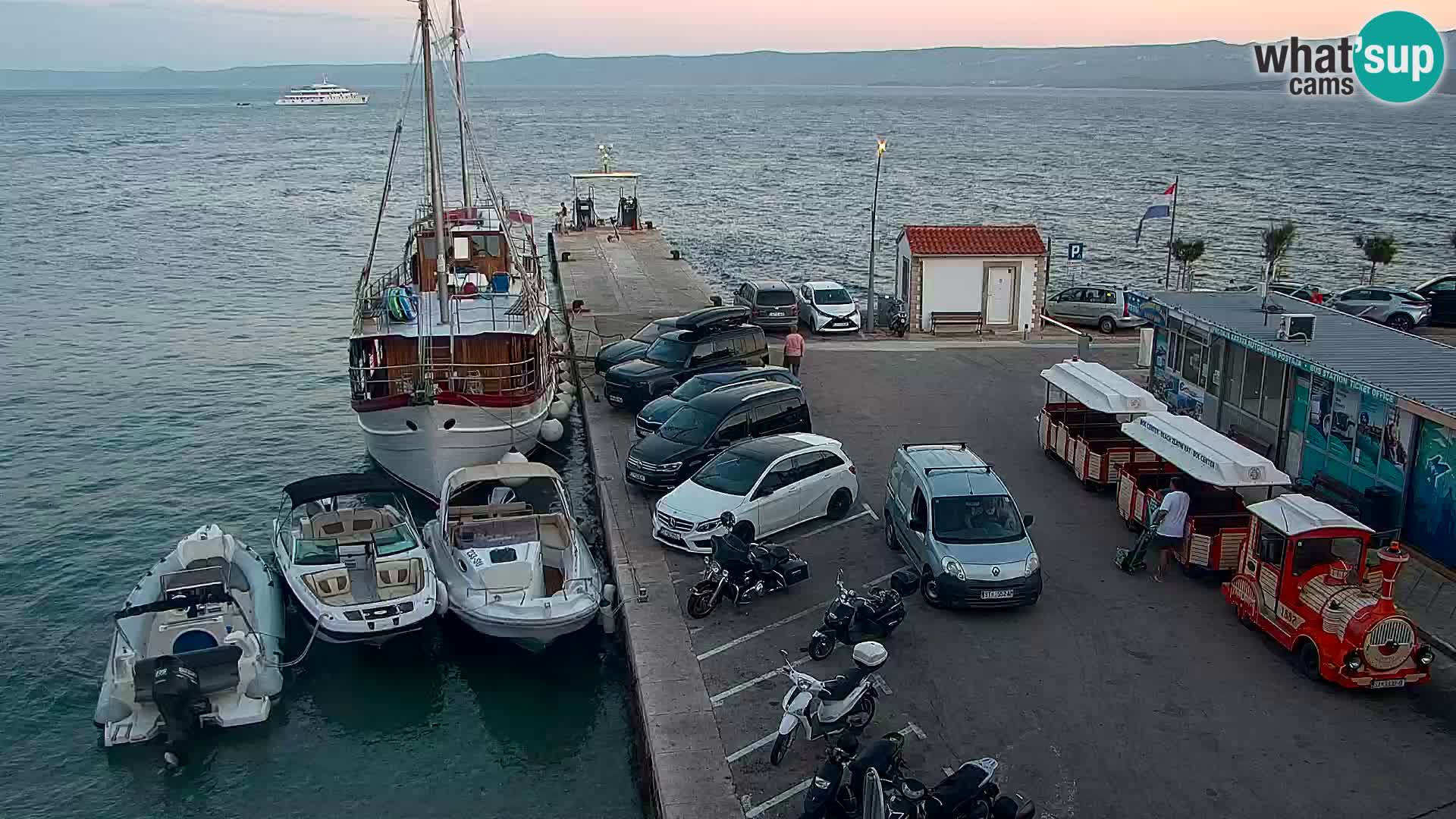 Webcam Bol Town Center & Marina – Live View from Bol, Brač