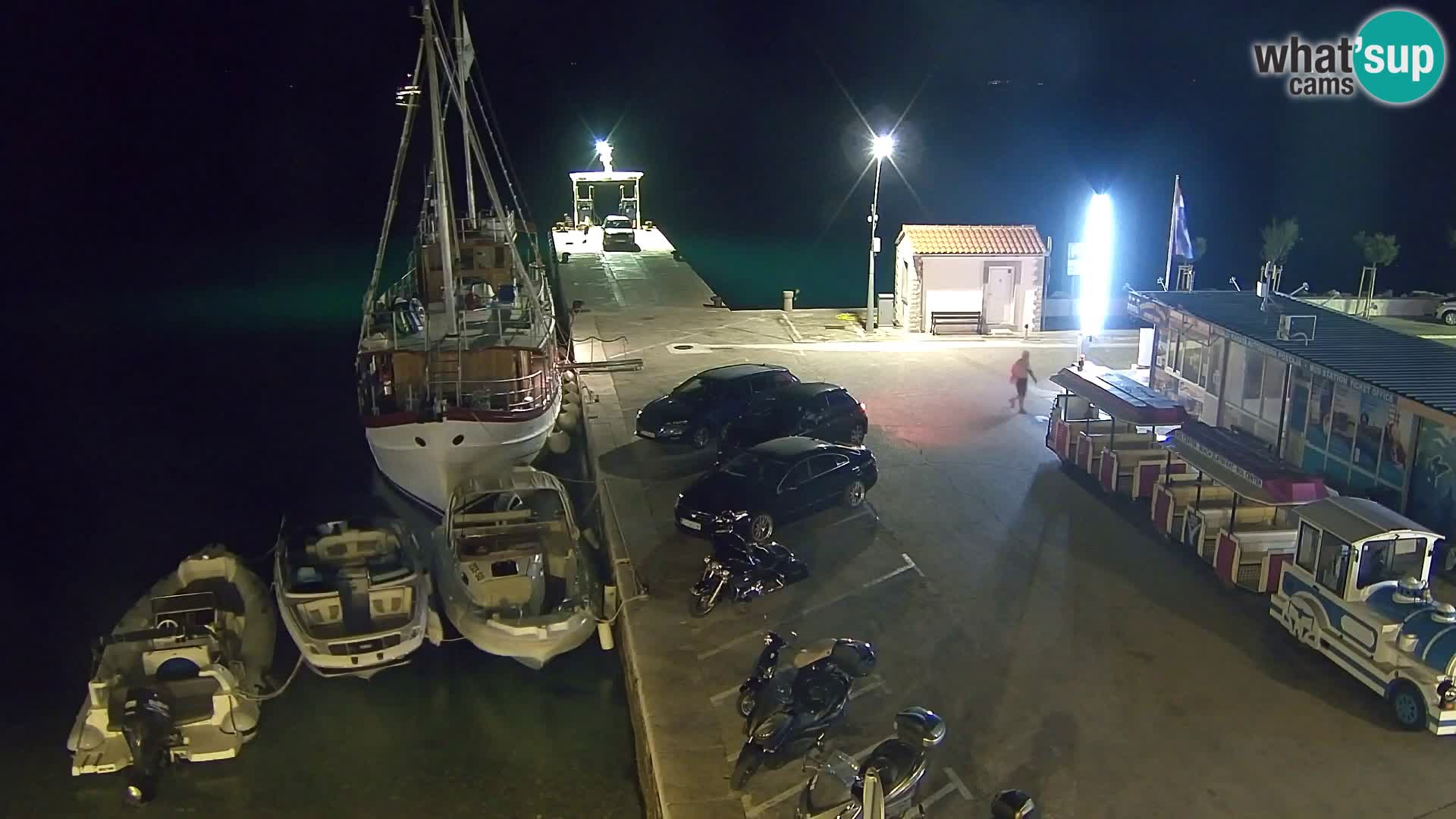 Webcam Bol Centro e Marina – Vista live dal porto di Bol