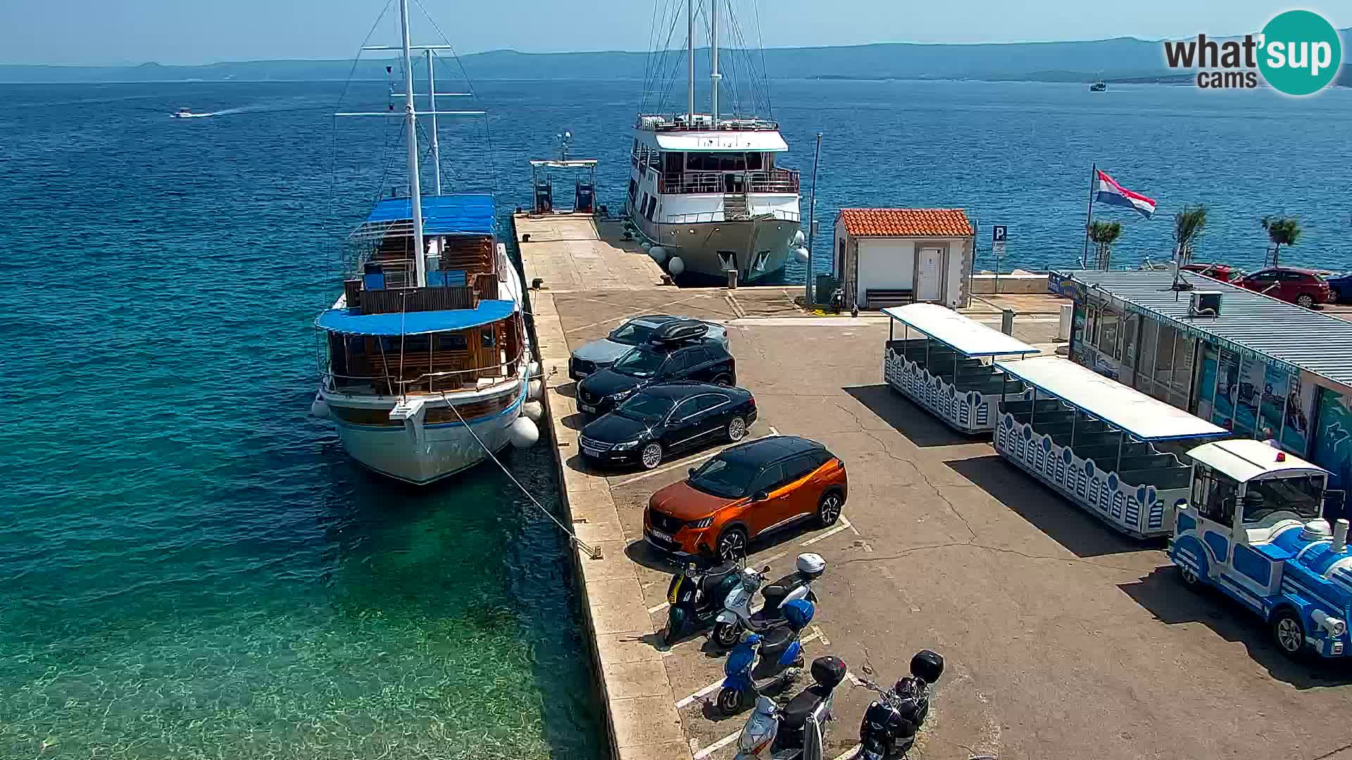 Webcam Bol Centro e Marina – Vista live dal porto di Bol