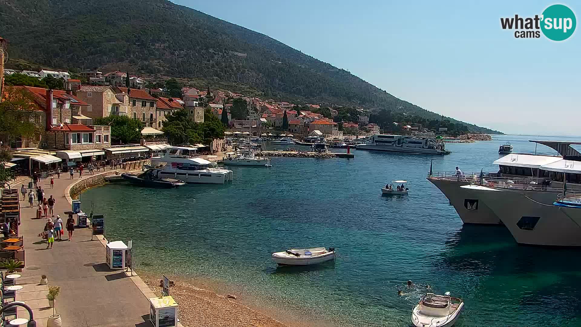 Webcam Bol Centro e Marina – Vista live dal porto di Bol