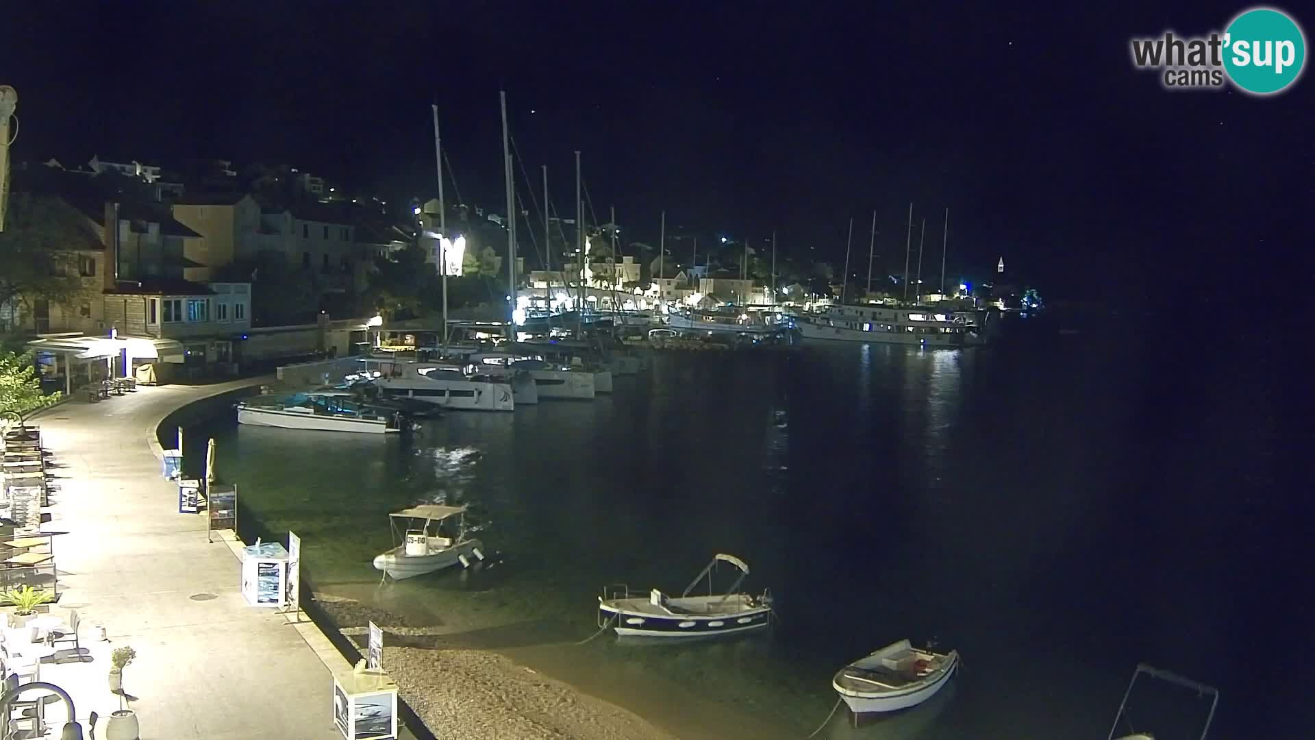 Webcam Bol Centro e Marina – Vista live dal porto di Bol