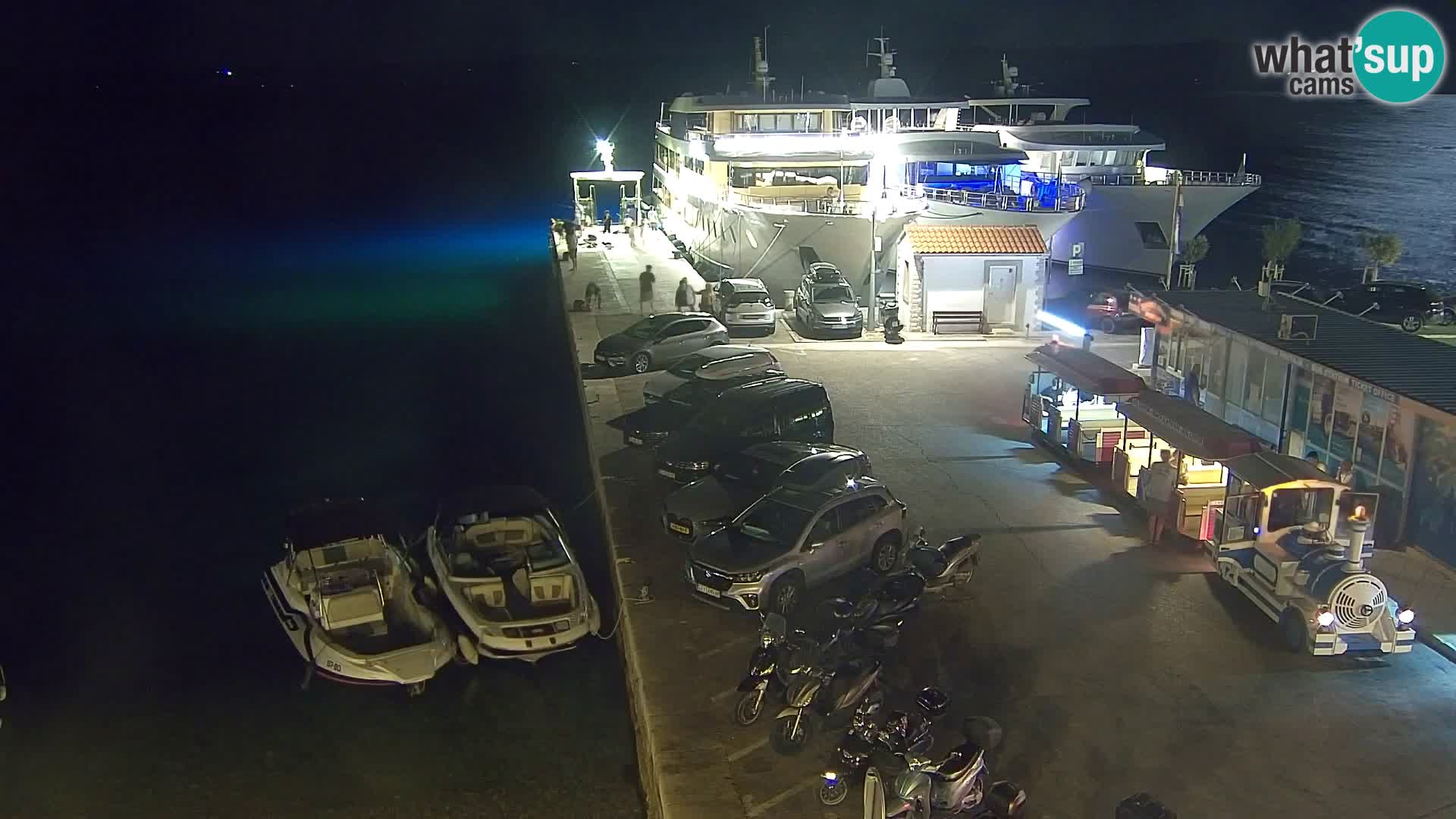 Webcam Bol Centro e Marina – Vista live dal porto di Bol