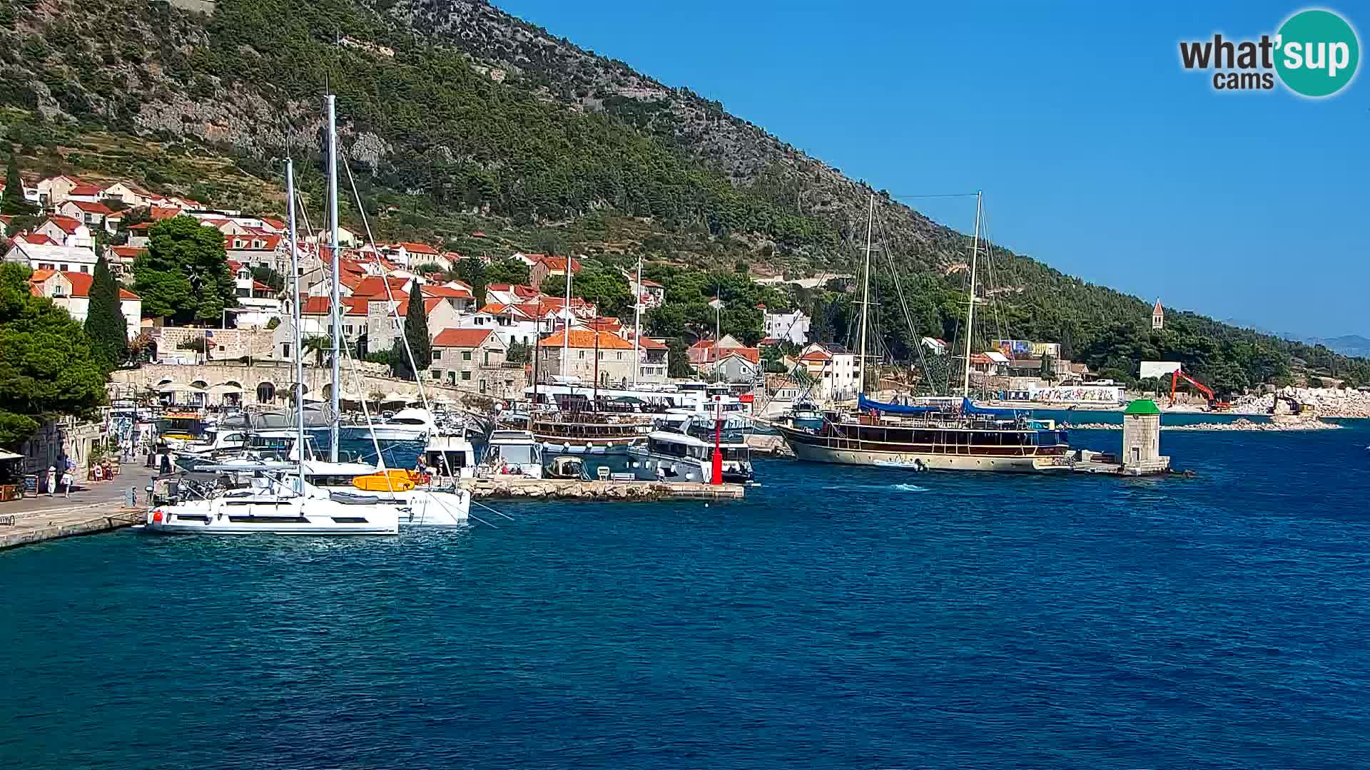 Webcam Bol Town Center & Marina – Live View from Bol, Brač