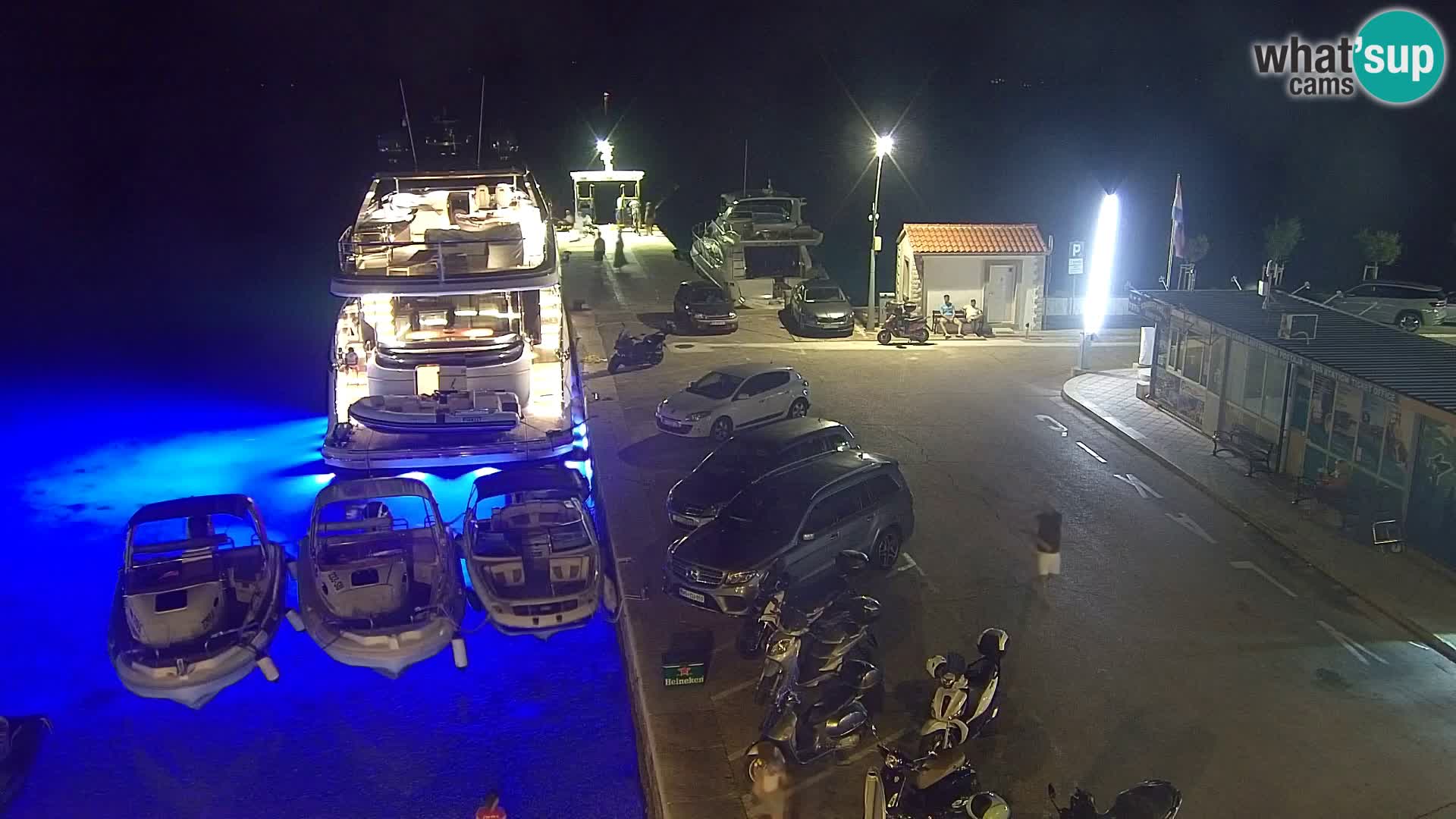 Webcam Bol Centro e Marina – Vista live dal porto di Bol