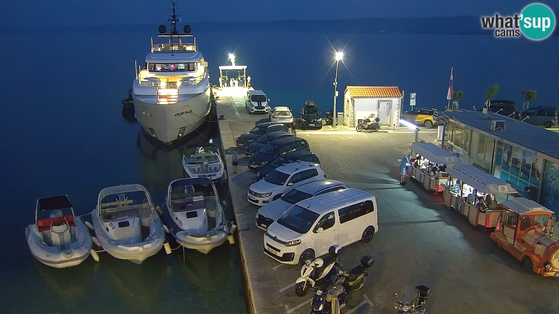 Webcam Bol Hafen & Ortszentrum – Liveblick aus Bol auf der Insel Brač