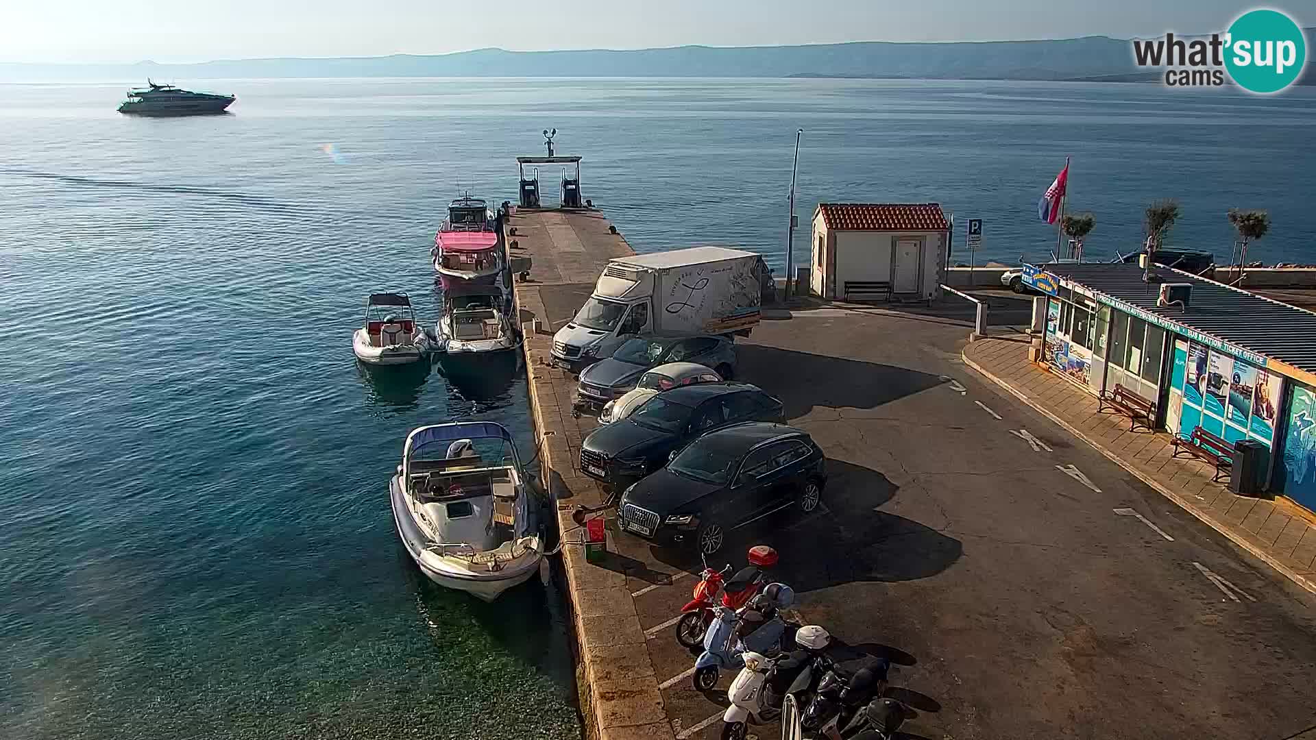 Webcam Bol Town Center & Marina – Live View from Bol, Brač