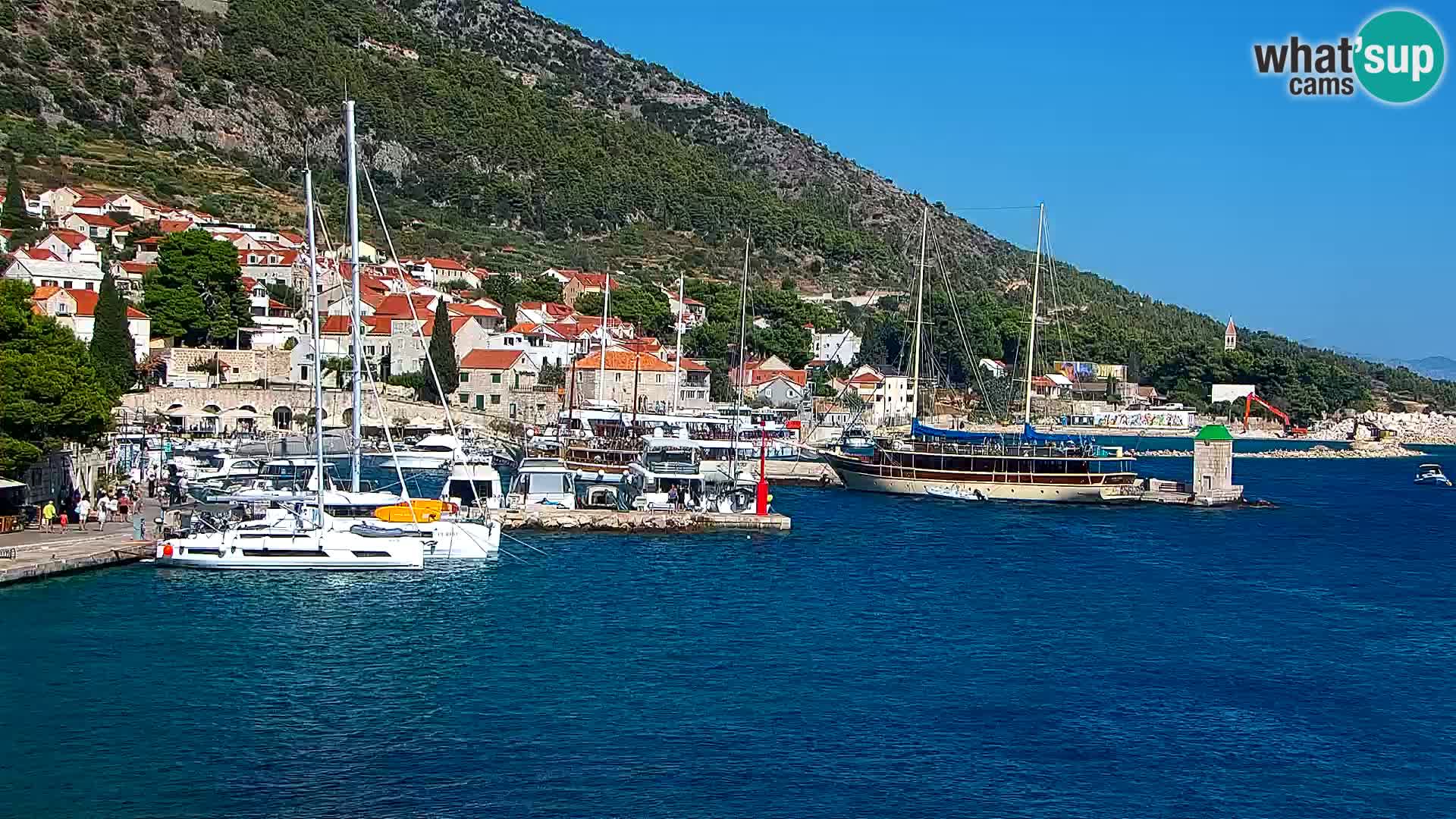 Webcam Bol Town Center & Marina – Live View from Bol, Brač