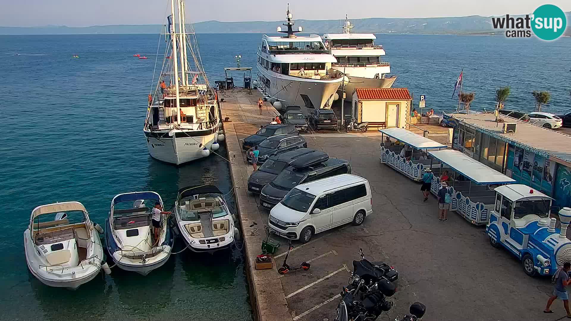Webcam Bol Town Center & Marina – Live View from Bol, Brač