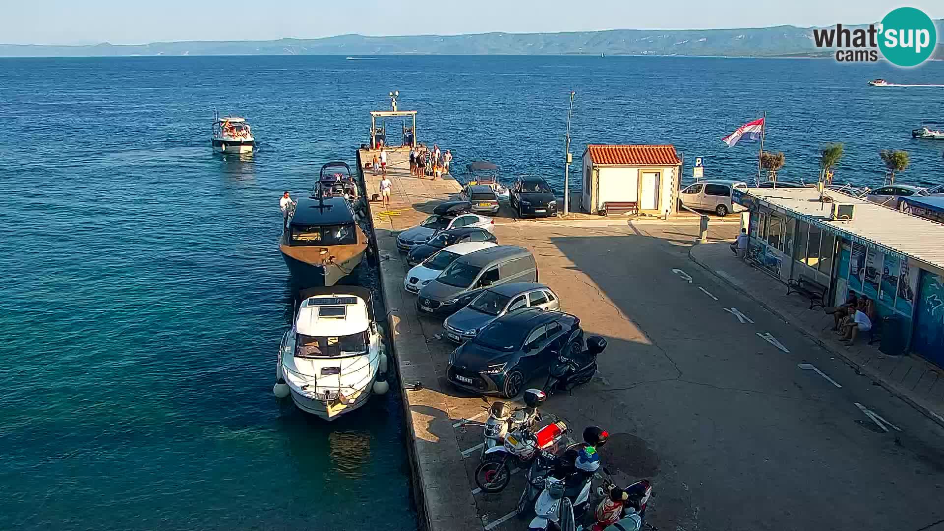 Webcam Bol Hafen & Ortszentrum – Liveblick aus Bol auf der Insel Brač