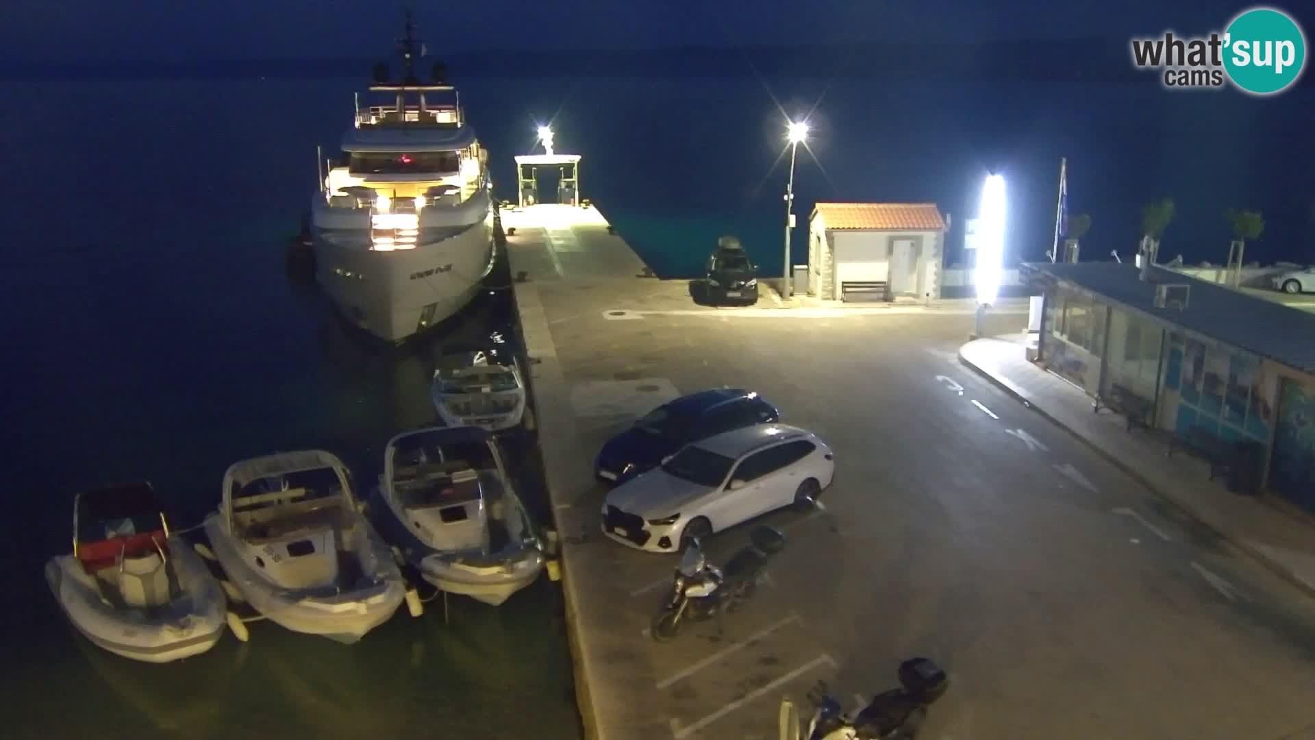 Webcam Bol Hafen & Ortszentrum – Liveblick aus Bol auf der Insel Brač