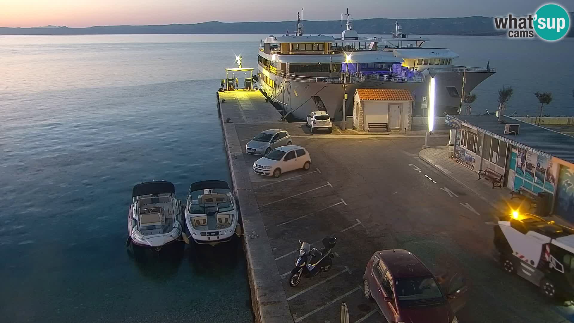Webcam Bol Town Center & Marina – Live View from Bol, Brač