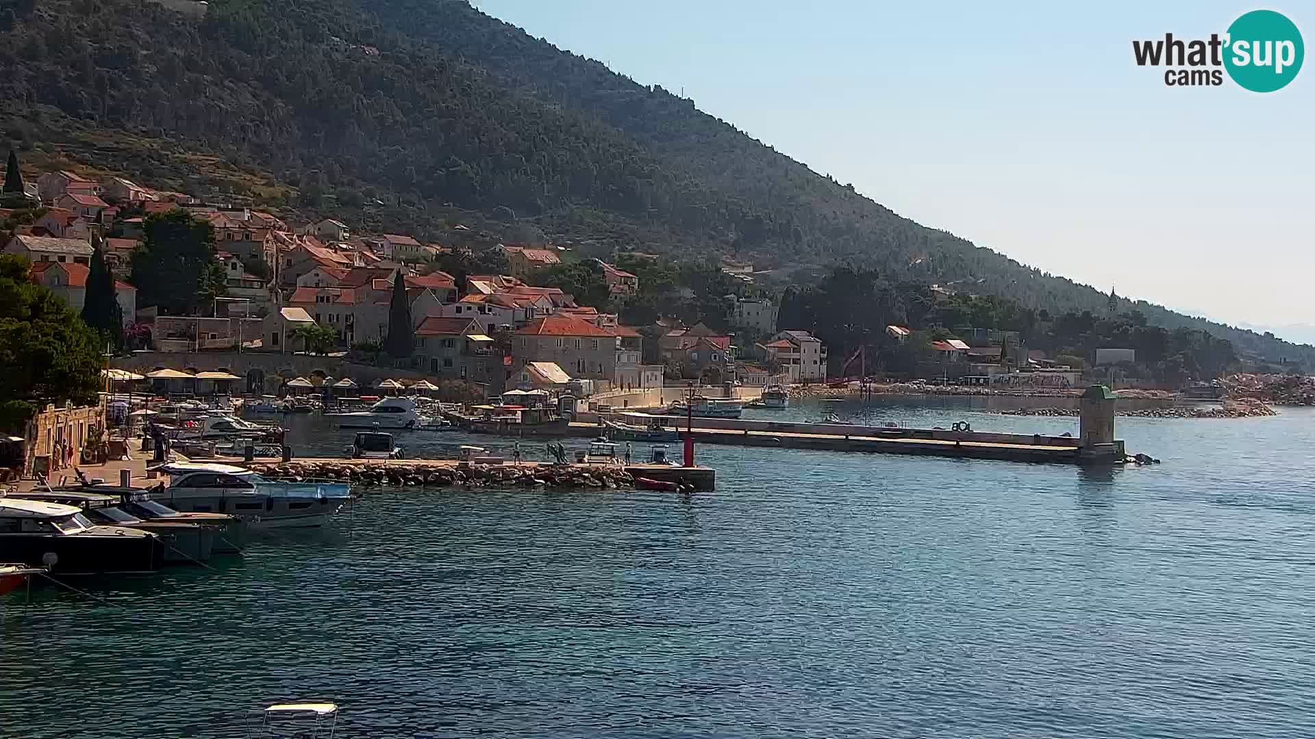 Webcam Bol Centro e Marina – Vista live dal porto di Bol