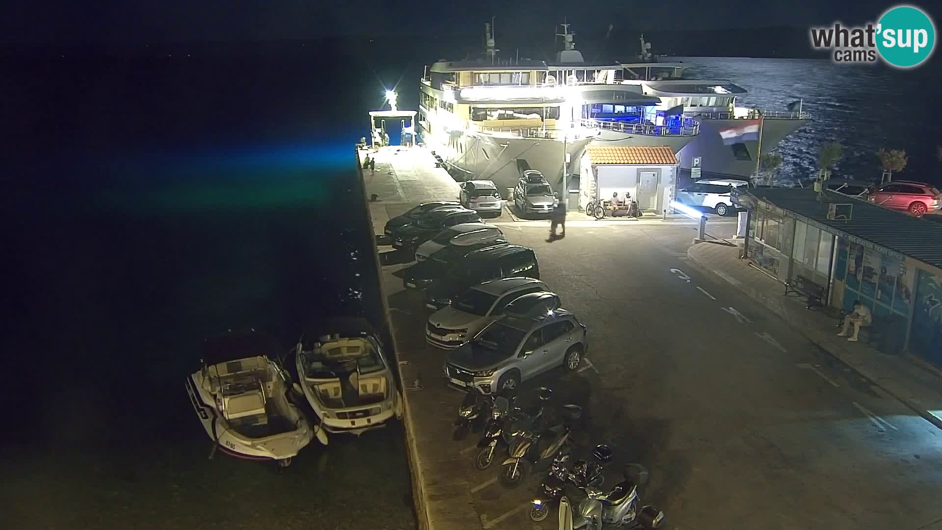 Webcam Bol Centro e Marina – Vista live dal porto di Bol