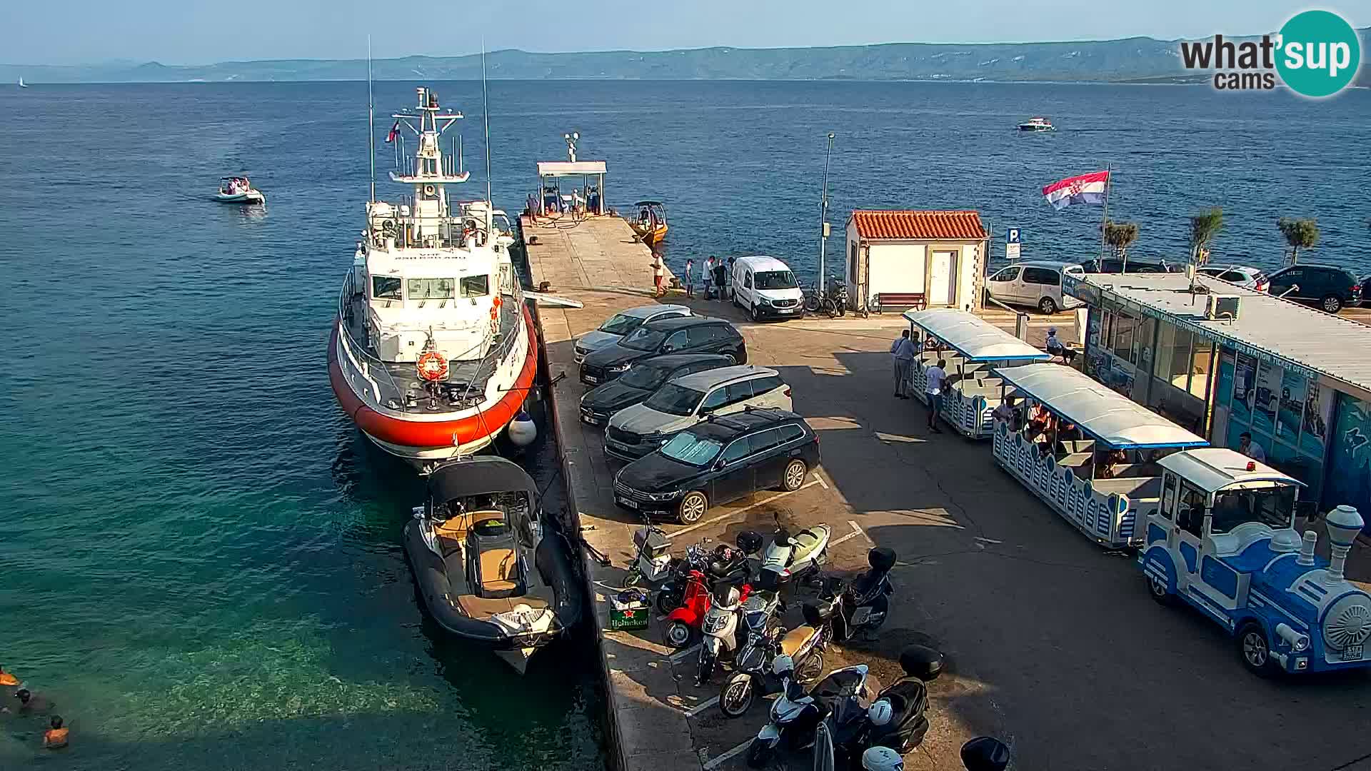 Webcam Bol Centro e Marina – Vista live dal porto di Bol