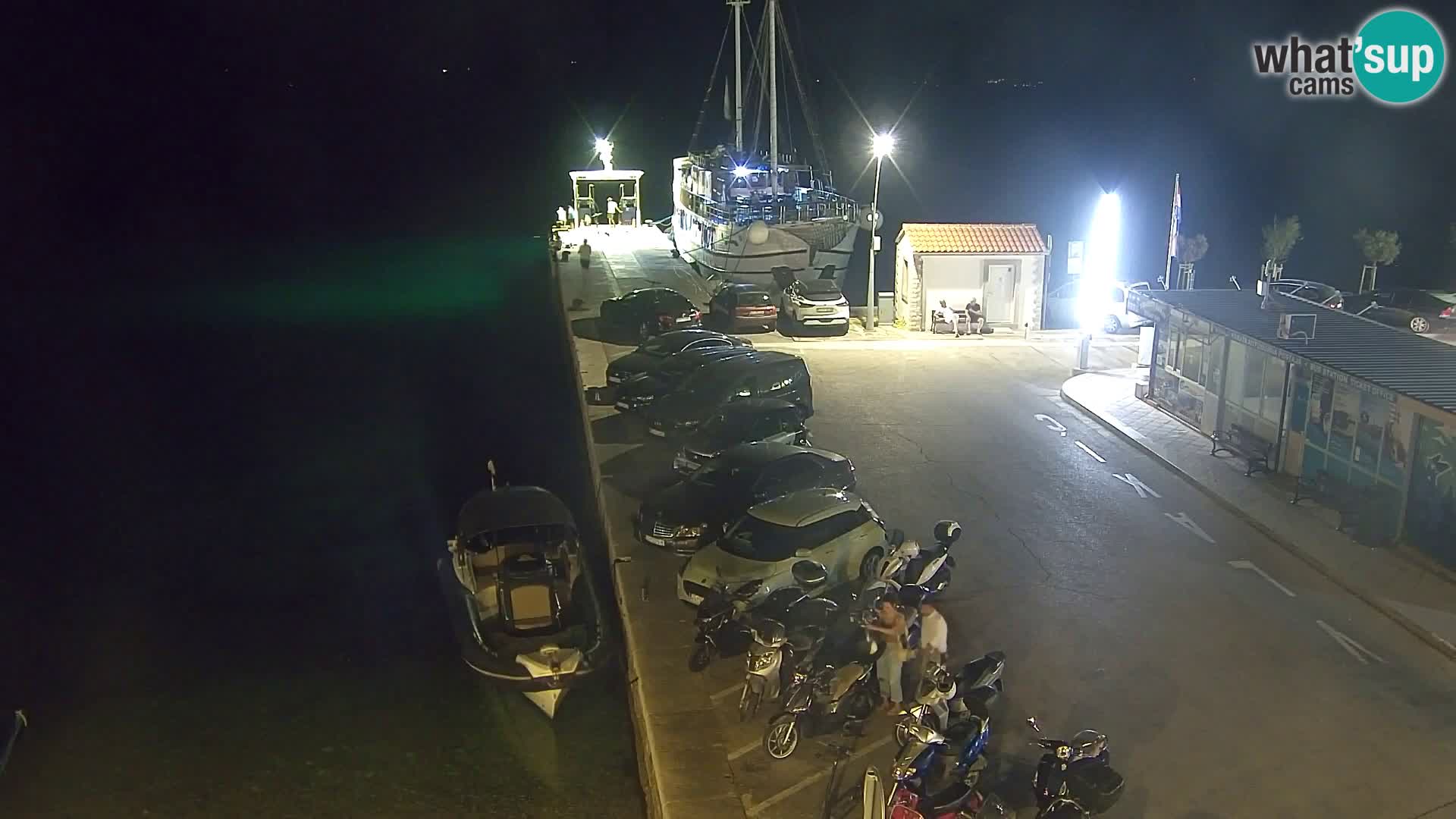 Webcam Bol Centro e Marina – Vista live dal porto di Bol