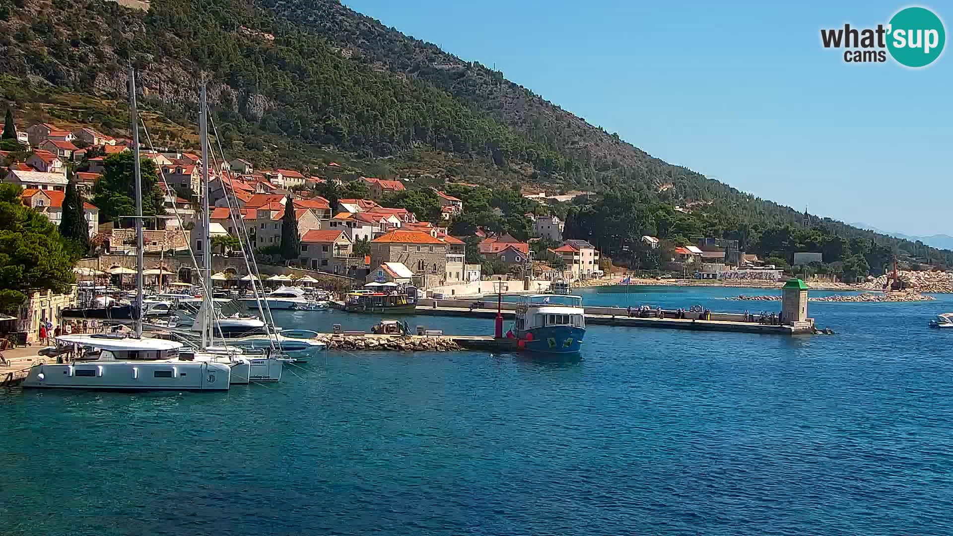 Webcam Bol Hafen & Ortszentrum – Liveblick aus Bol auf der Insel Brač