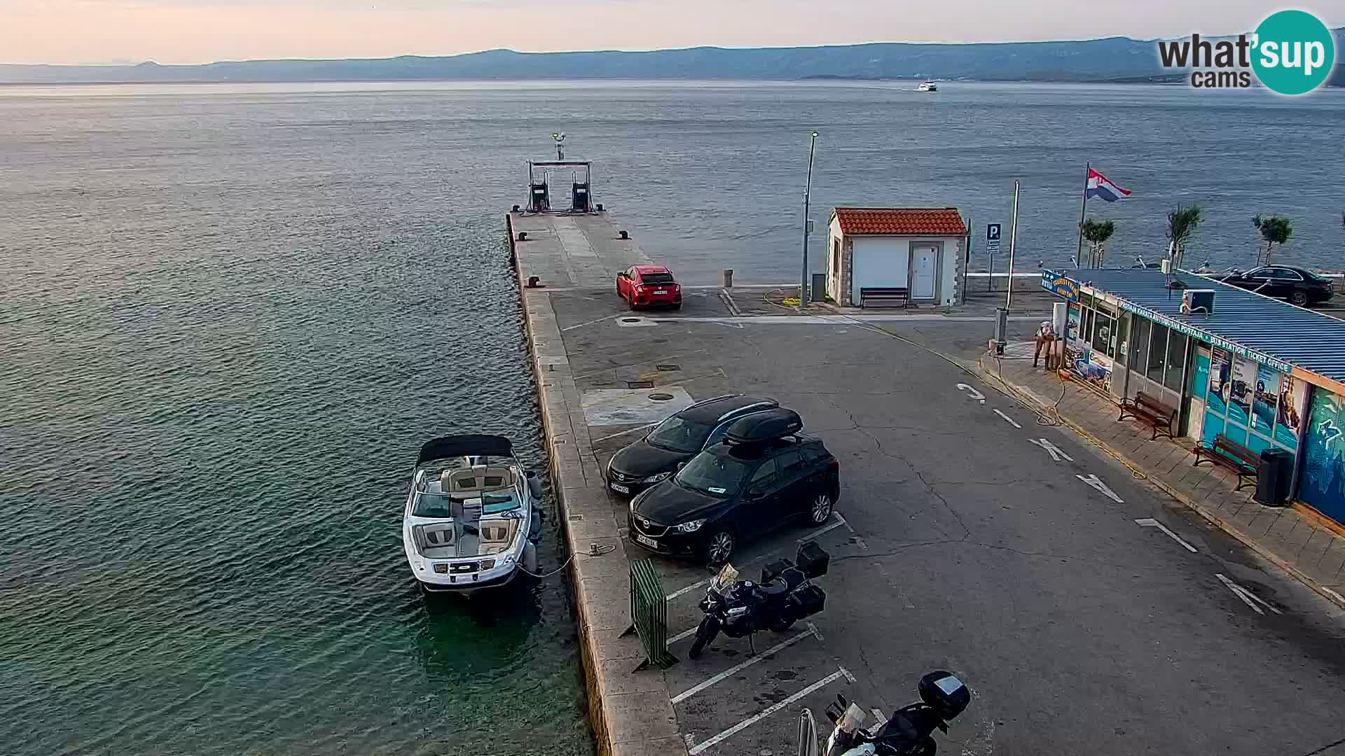 Webcam Bol Hafen & Ortszentrum – Liveblick aus Bol auf der Insel Brač