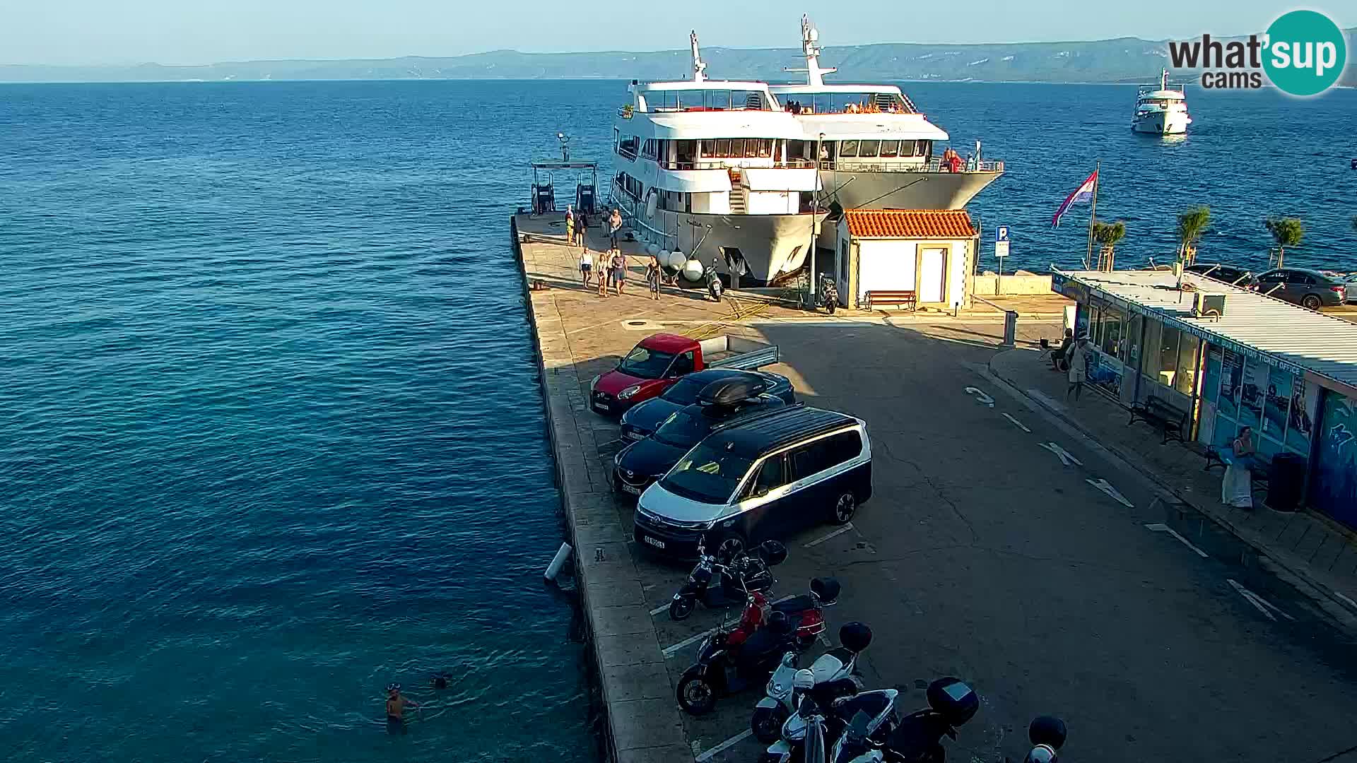 Webcam Bol Hafen & Ortszentrum – Liveblick aus Bol auf der Insel Brač