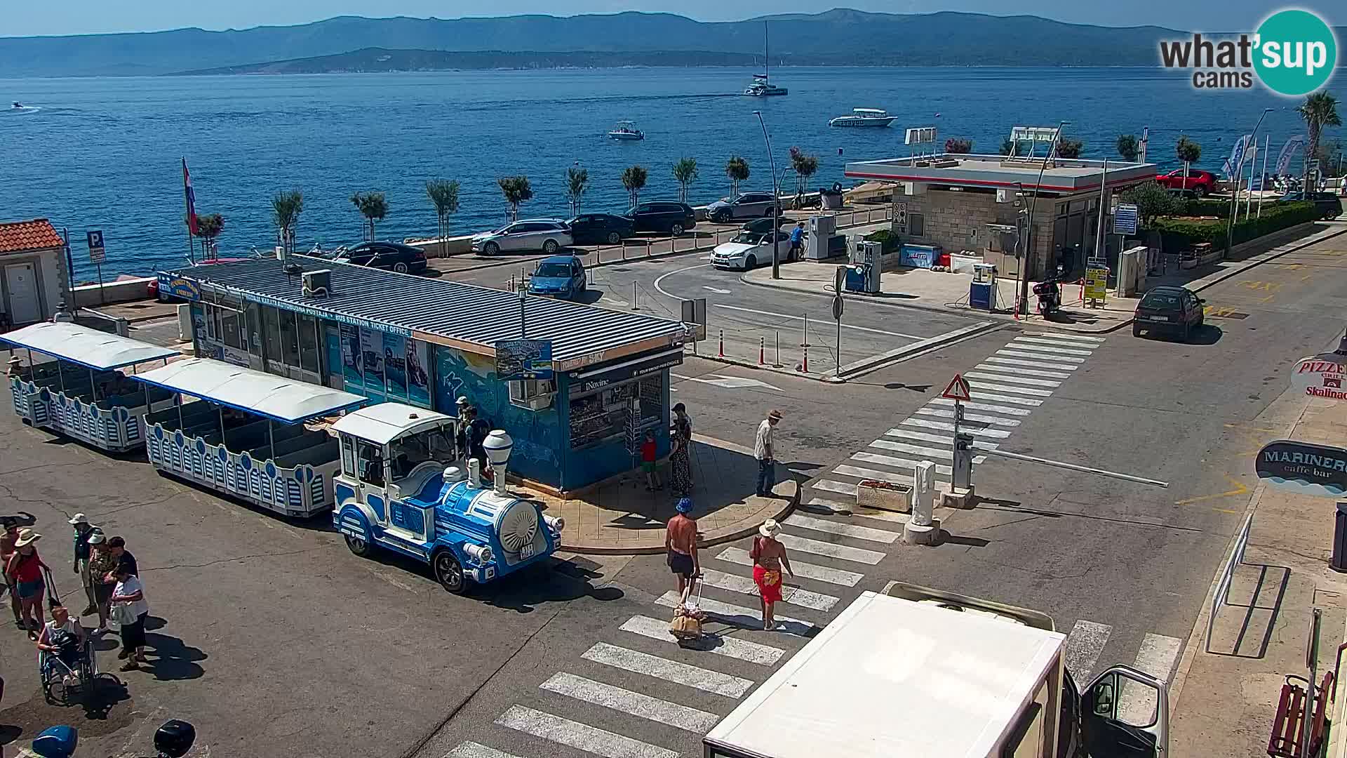 Web kamera Bol – Centar mjesta i marina | Pogled uživo