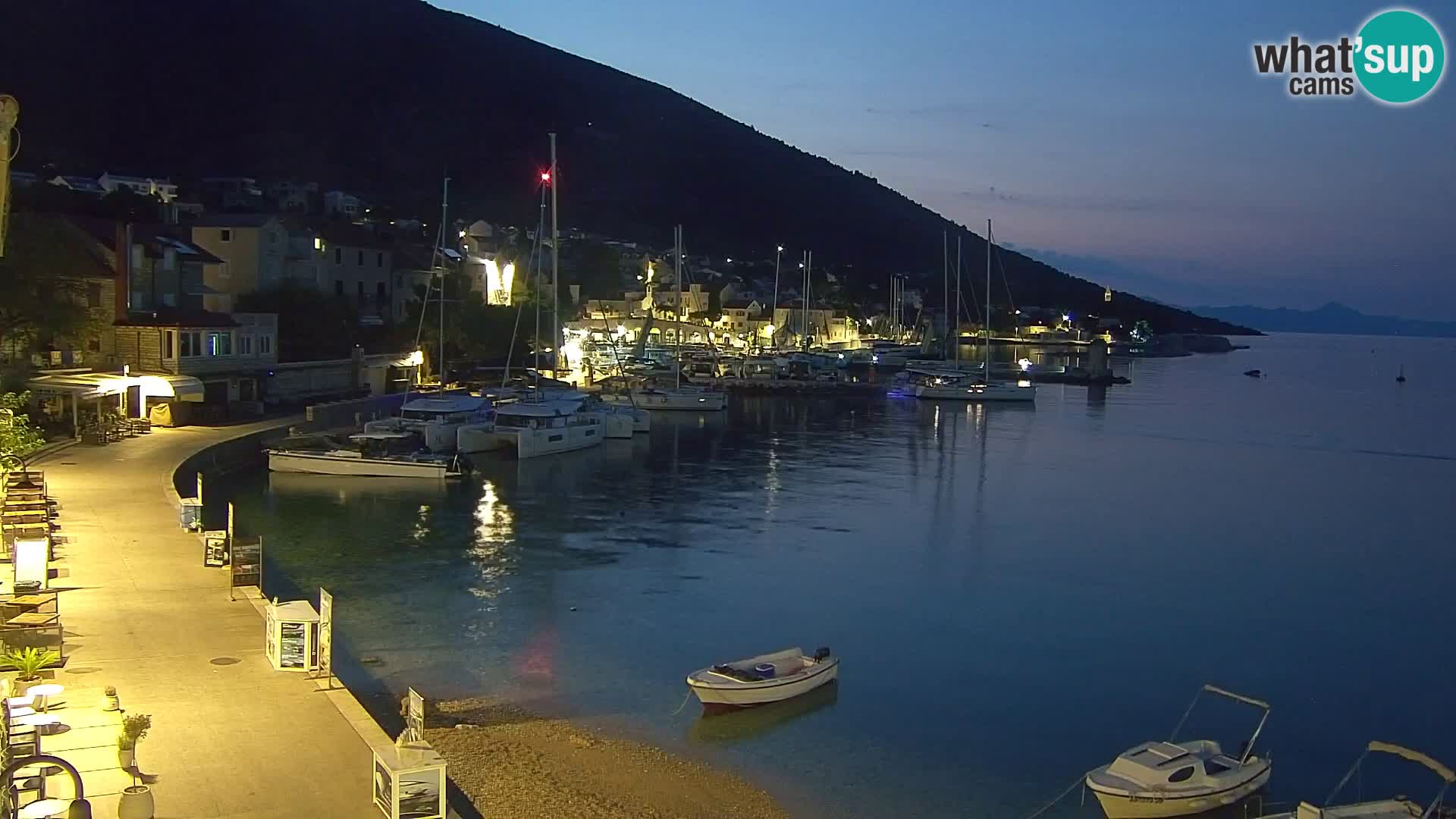 Webcam Bol Hafen & Ortszentrum – Liveblick aus Bol auf der Insel Brač
