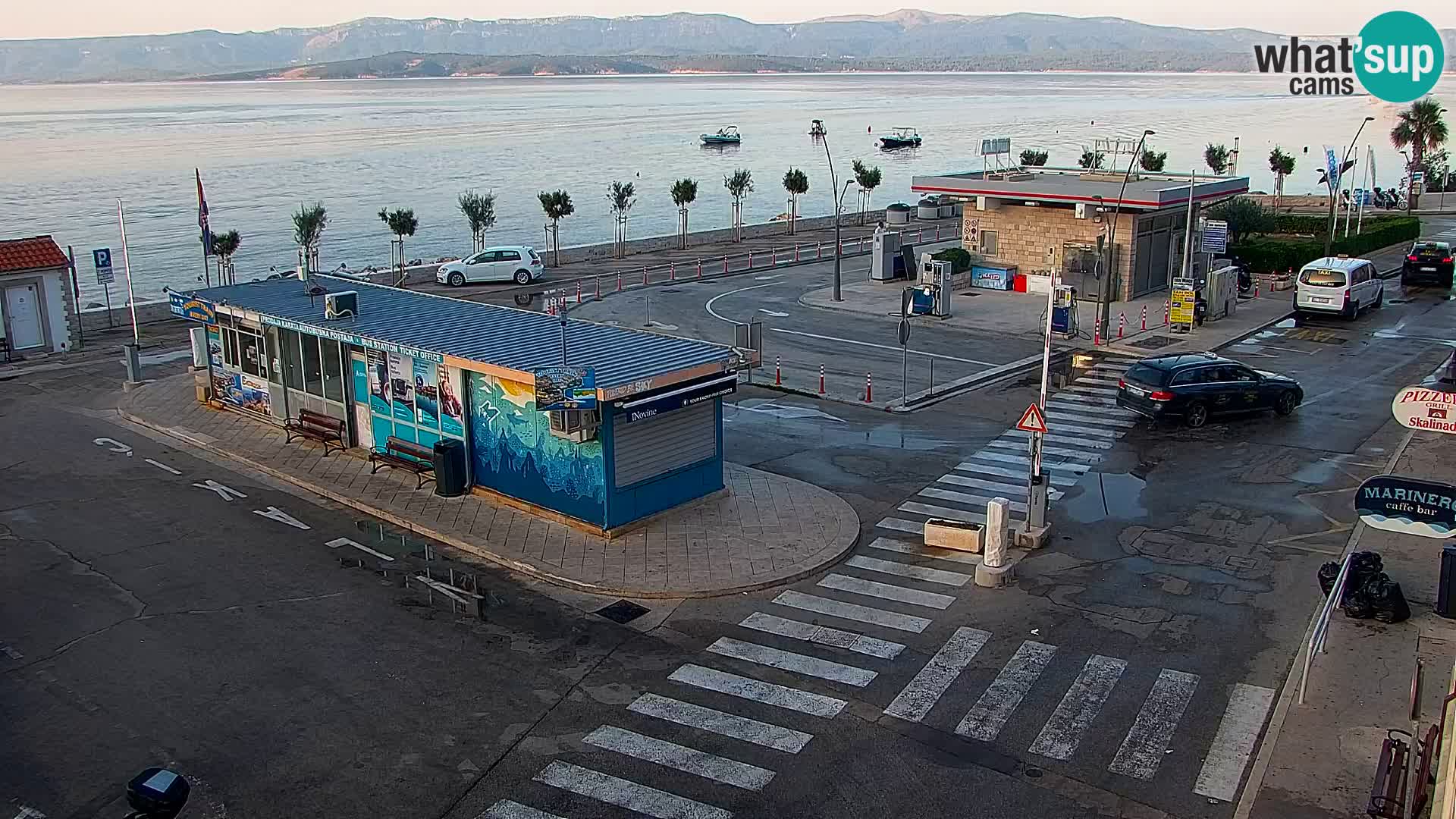Webcam Bol Centro e Marina – Vista live dal porto di Bol