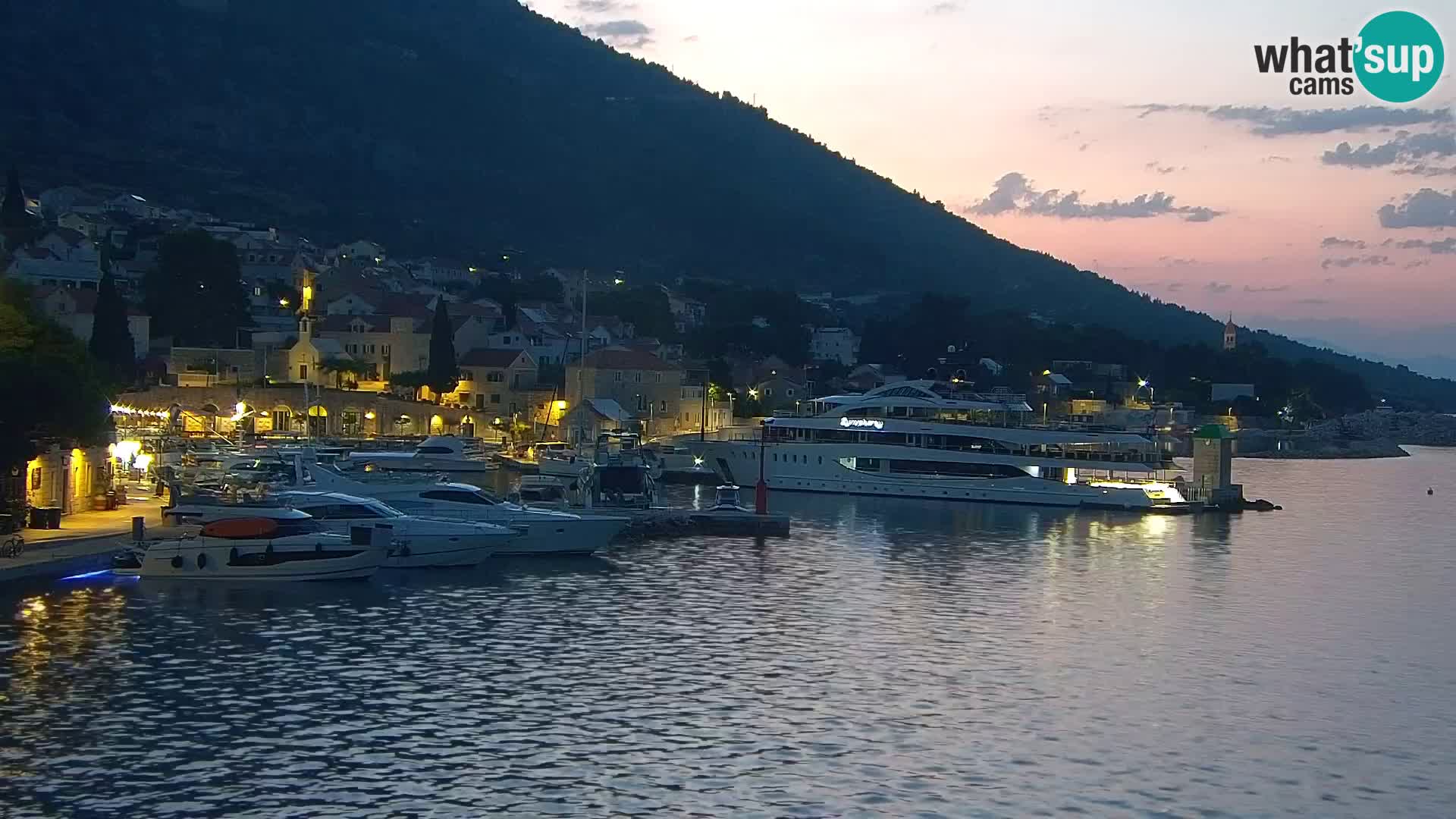Webcam Bol Town Center & Marina – Live View from Bol, Brač
