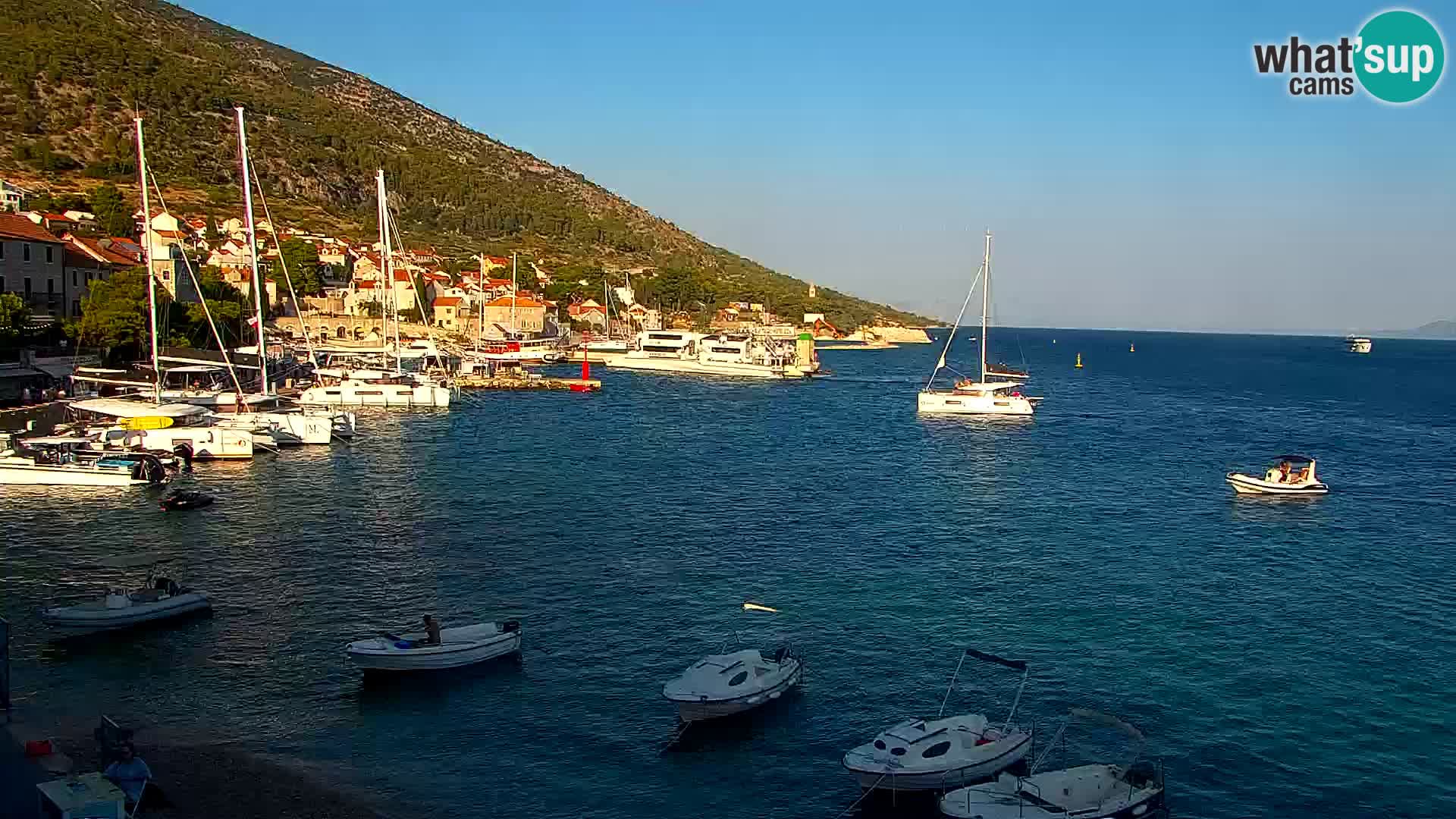 Webcam Bol Town Center & Marina – Live View from Bol, Brač