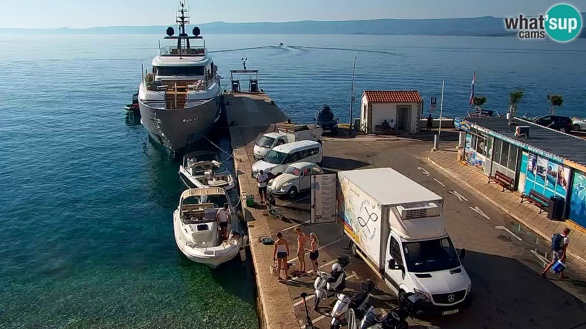 Webcam Bol Hafen & Ortszentrum – Liveblick aus Bol auf der Insel Brač
