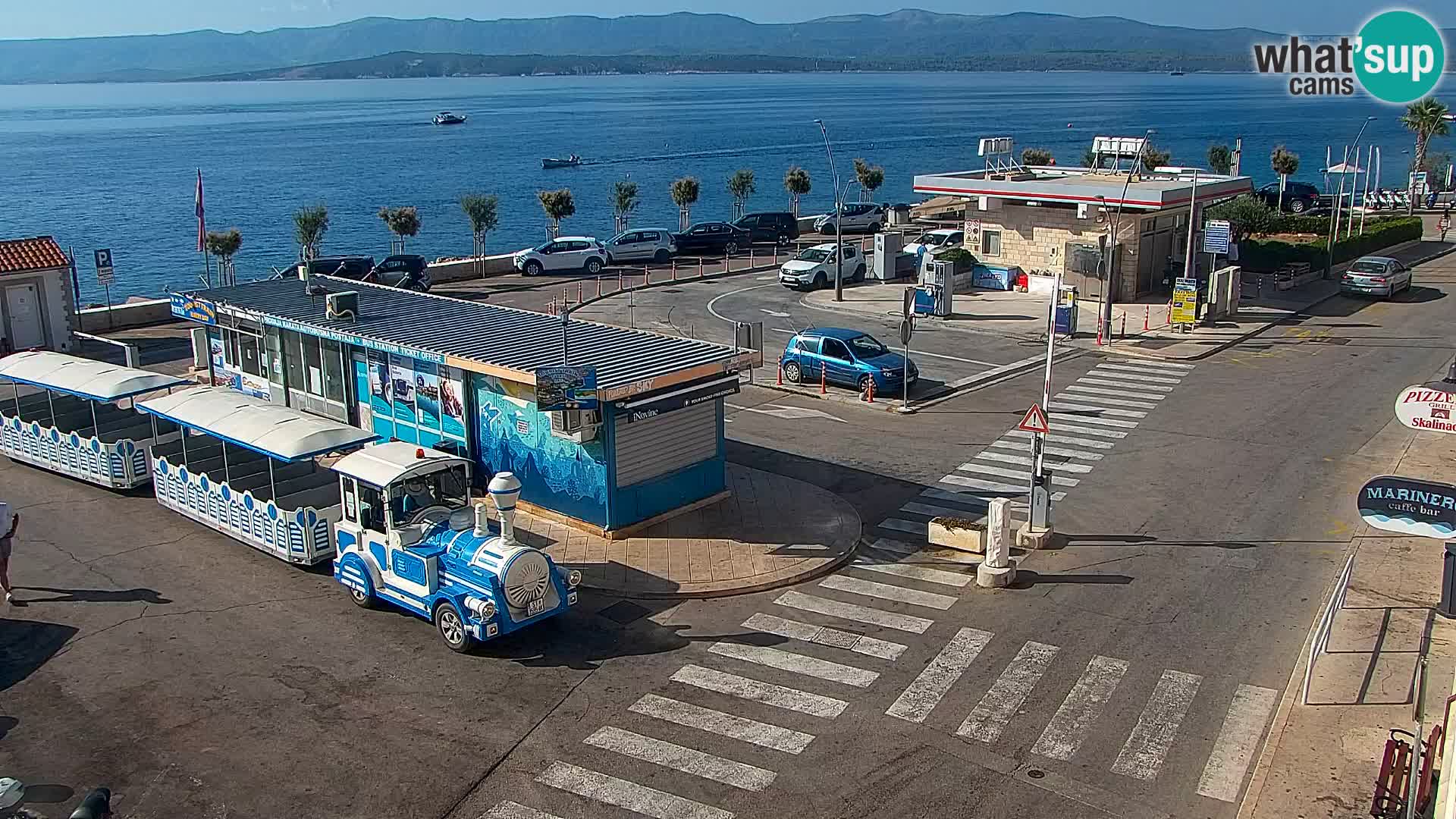 Web kamera Bol – Centar mjesta i marina | Pogled uživo