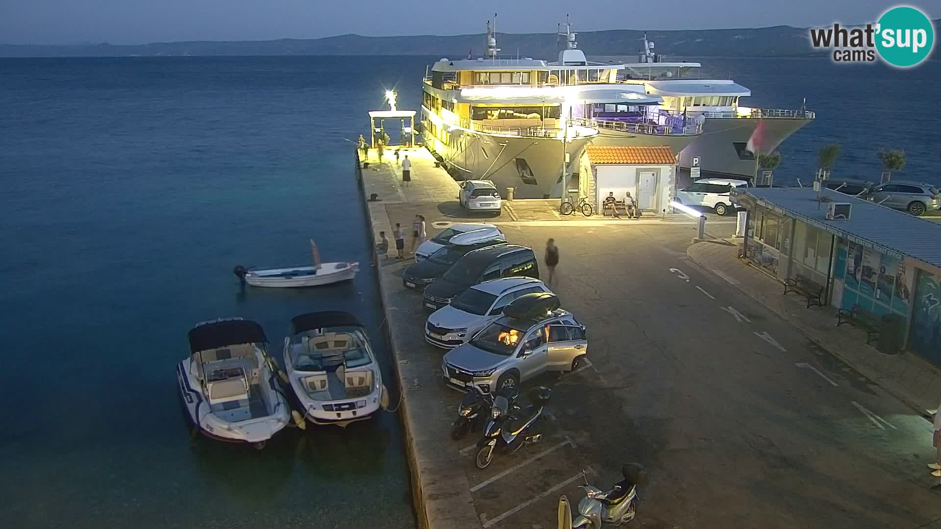 Webcam Bol Hafen & Ortszentrum – Liveblick aus Bol auf der Insel Brač