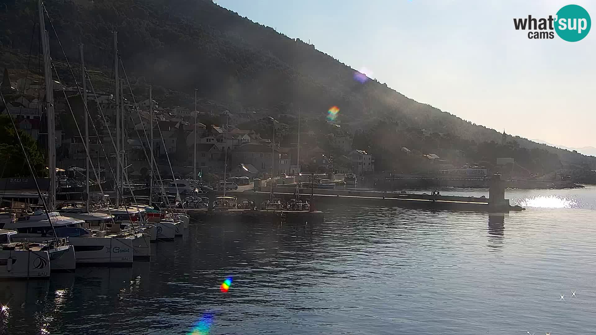 Webcam Bol Hafen & Ortszentrum – Liveblick aus Bol auf der Insel Brač