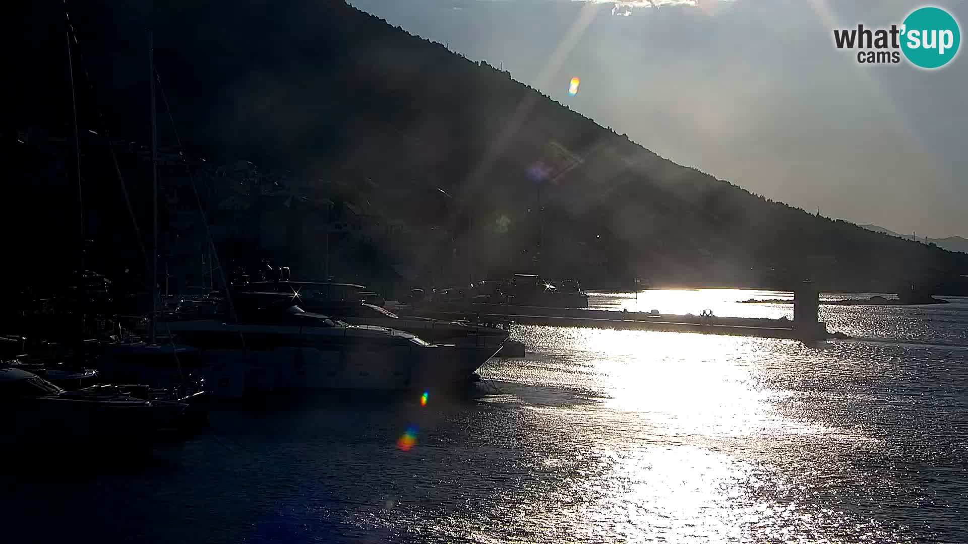 Webcam Bol Hafen & Ortszentrum – Liveblick aus Bol auf der Insel Brač