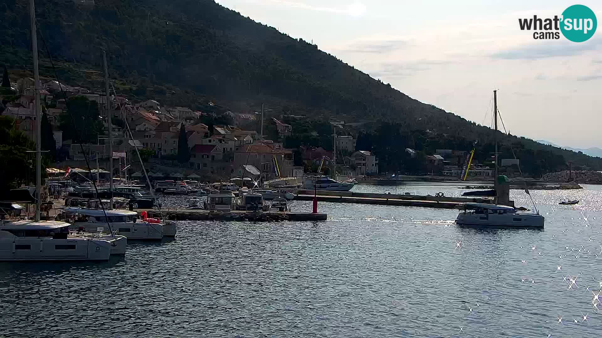 Webcam Bol Hafen & Ortszentrum – Liveblick aus Bol auf der Insel Brač