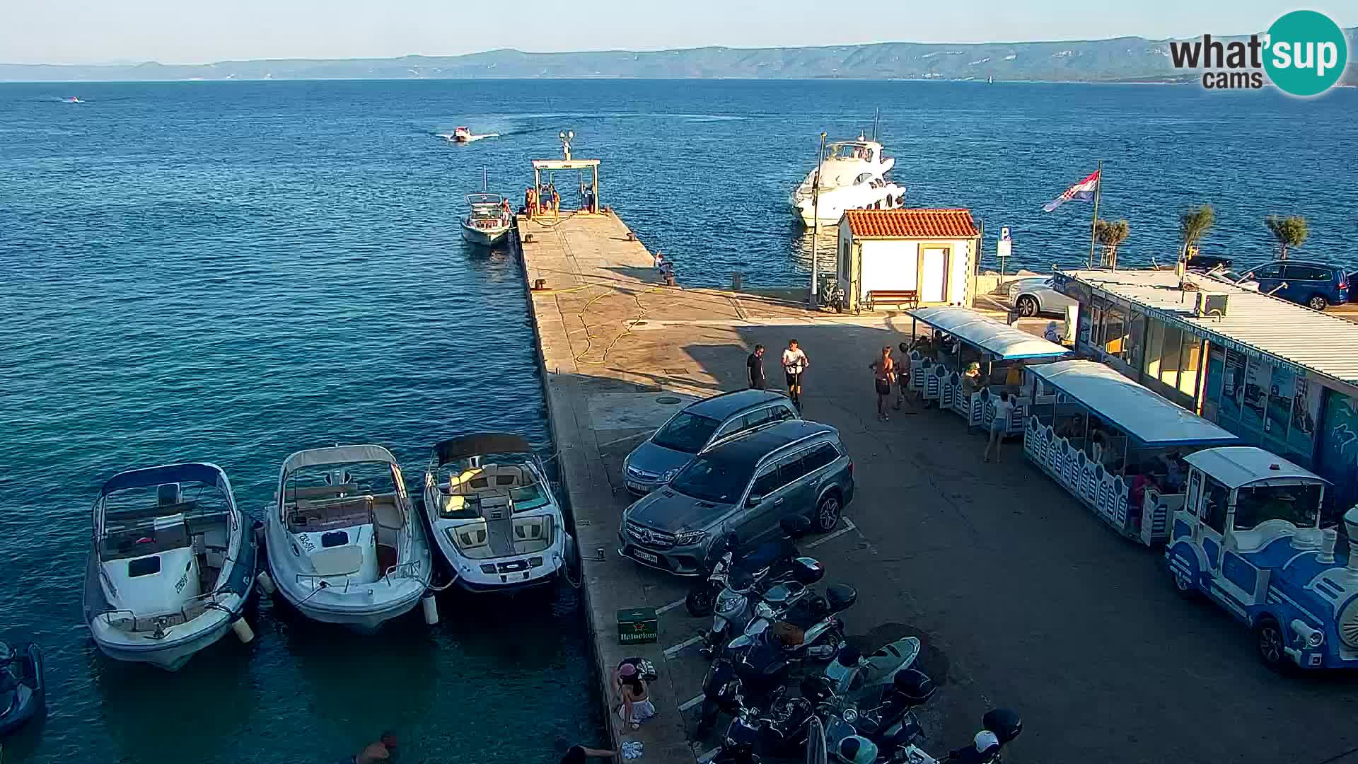 Webcam Bol Town Center & Marina – Live View from Bol, Brač
