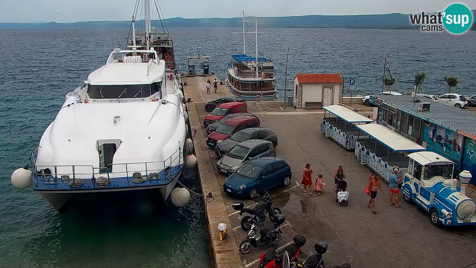 Webcam Bol Town Center & Marina – Live View from Bol, Brač