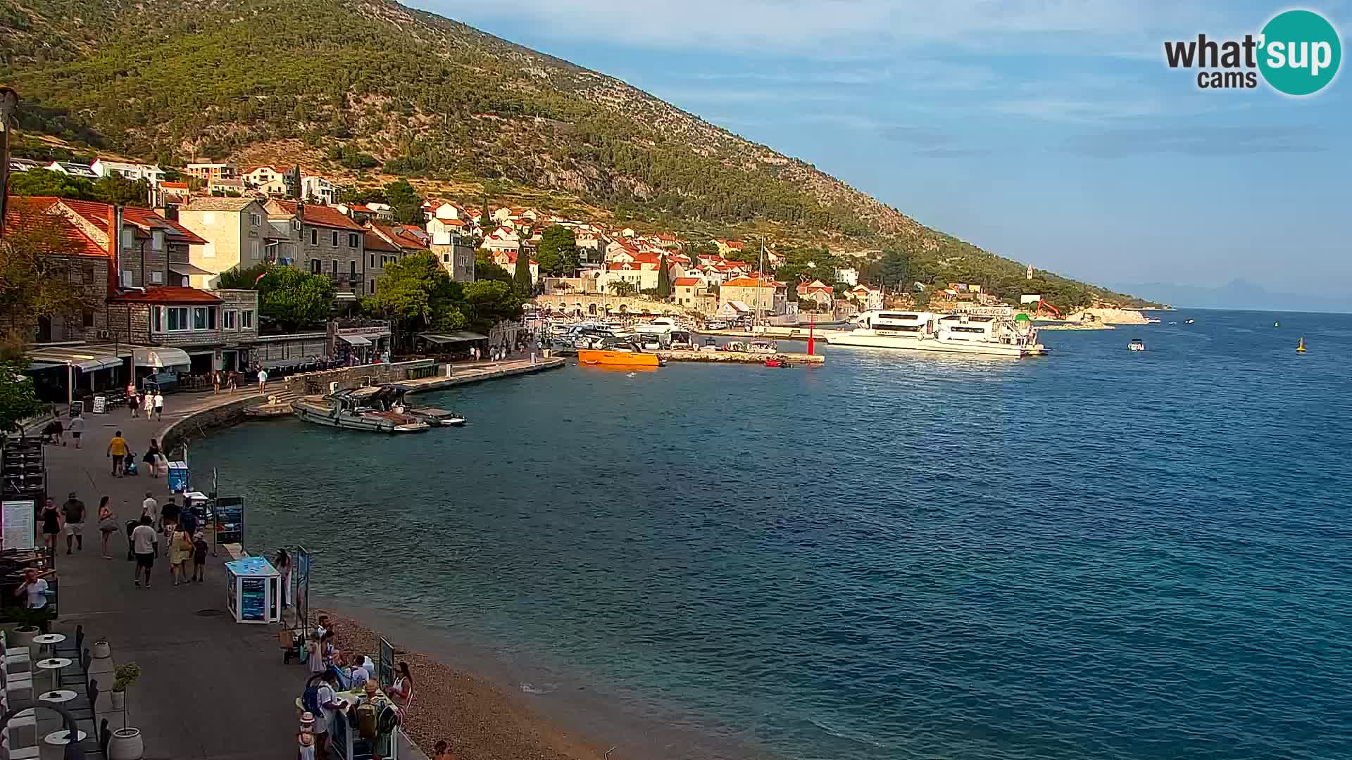 Webcam Bol Centro e Marina – Vista live dal porto di Bol