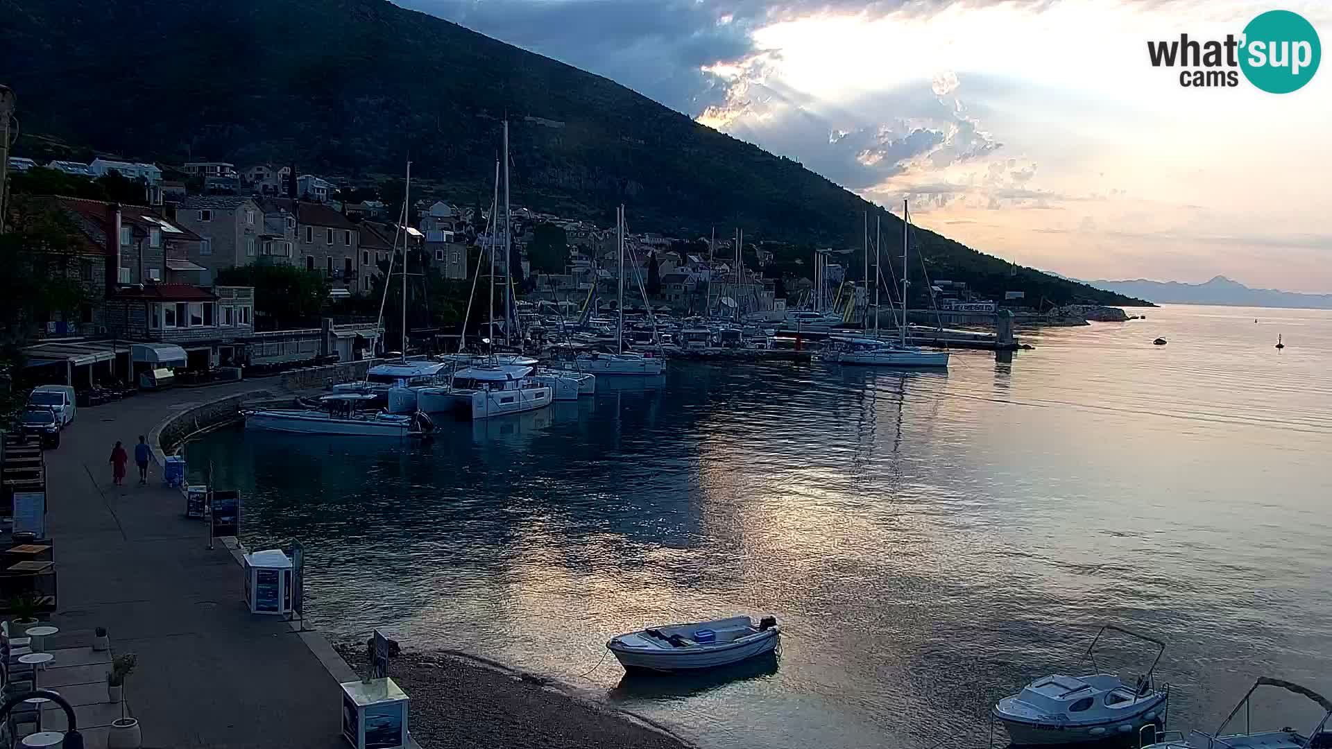 Webcam Bol Town Center & Marina – Live View from Bol, Brač