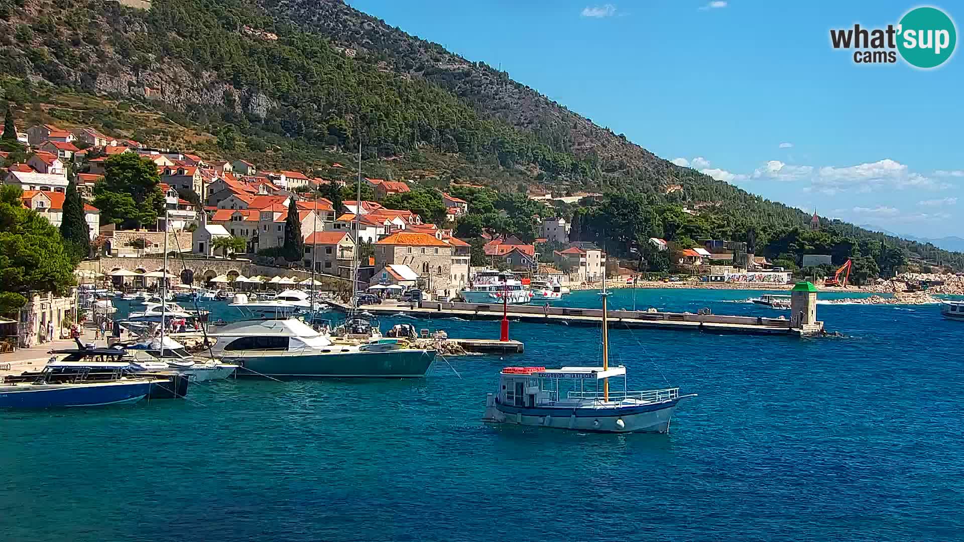 Webcam Bol Centro e Marina – Vista live dal porto di Bol
