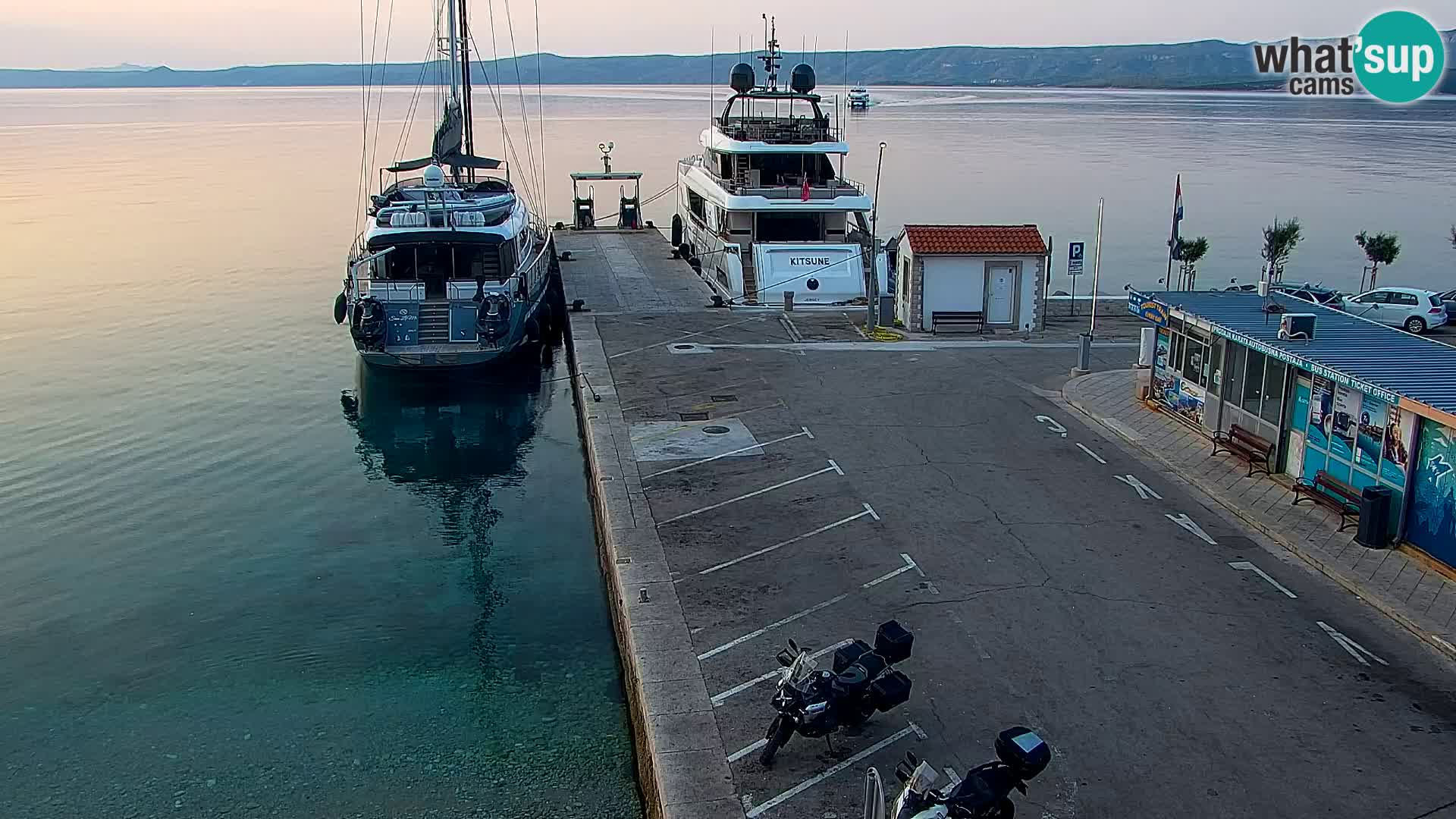 Webcam Bol Town Center & Marina – Live View from Bol, Brač