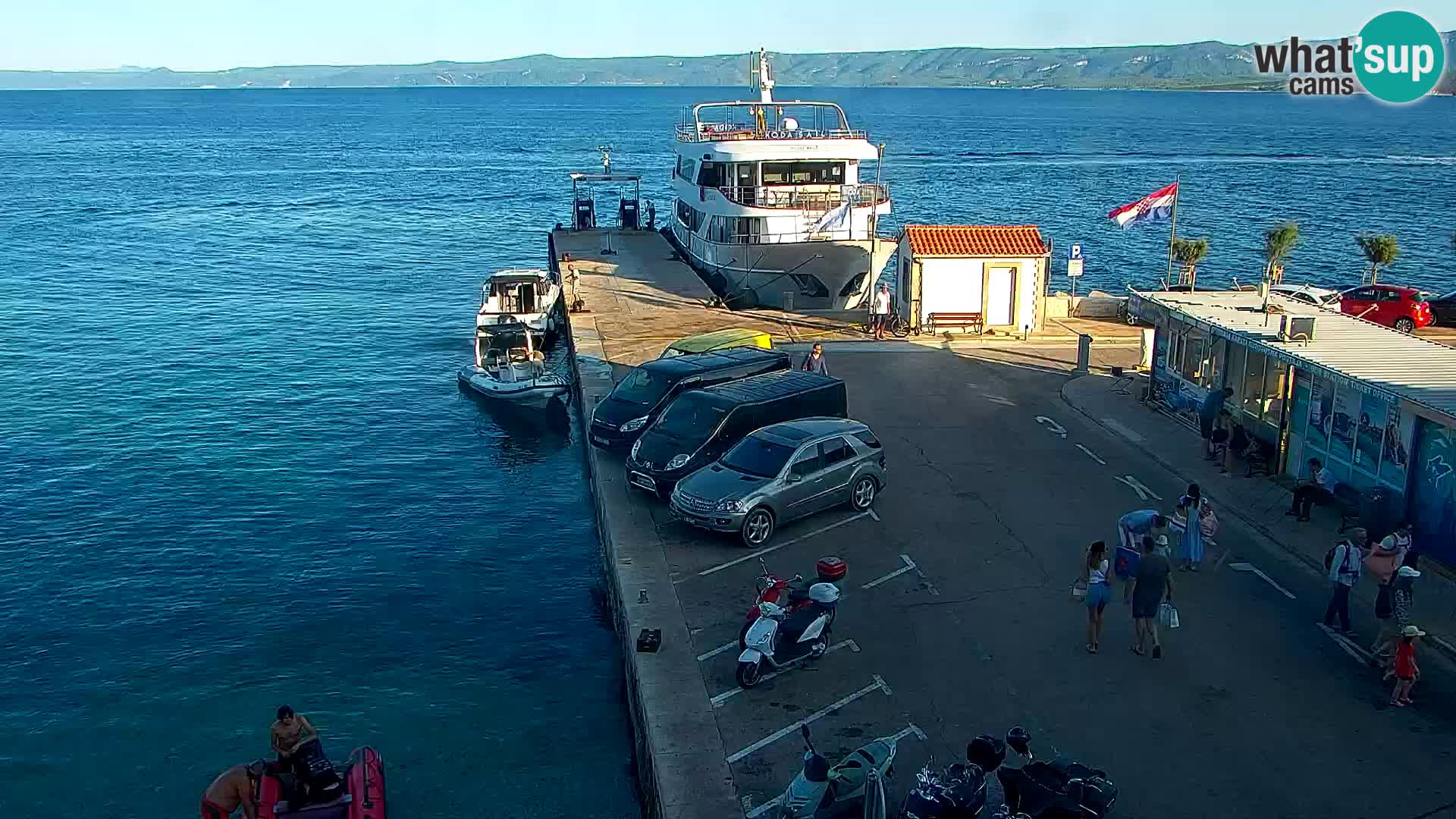 Webcam Bol Centro e Marina – Vista live dal porto di Bol