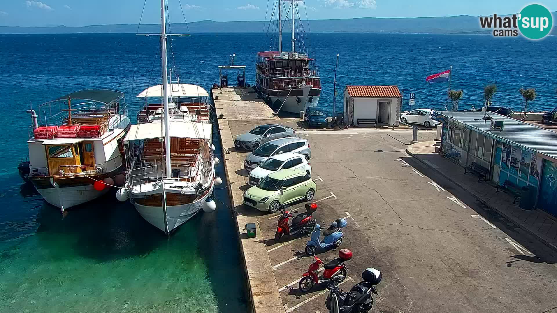 Webcam Bol Hafen & Ortszentrum – Liveblick aus Bol auf der Insel Brač