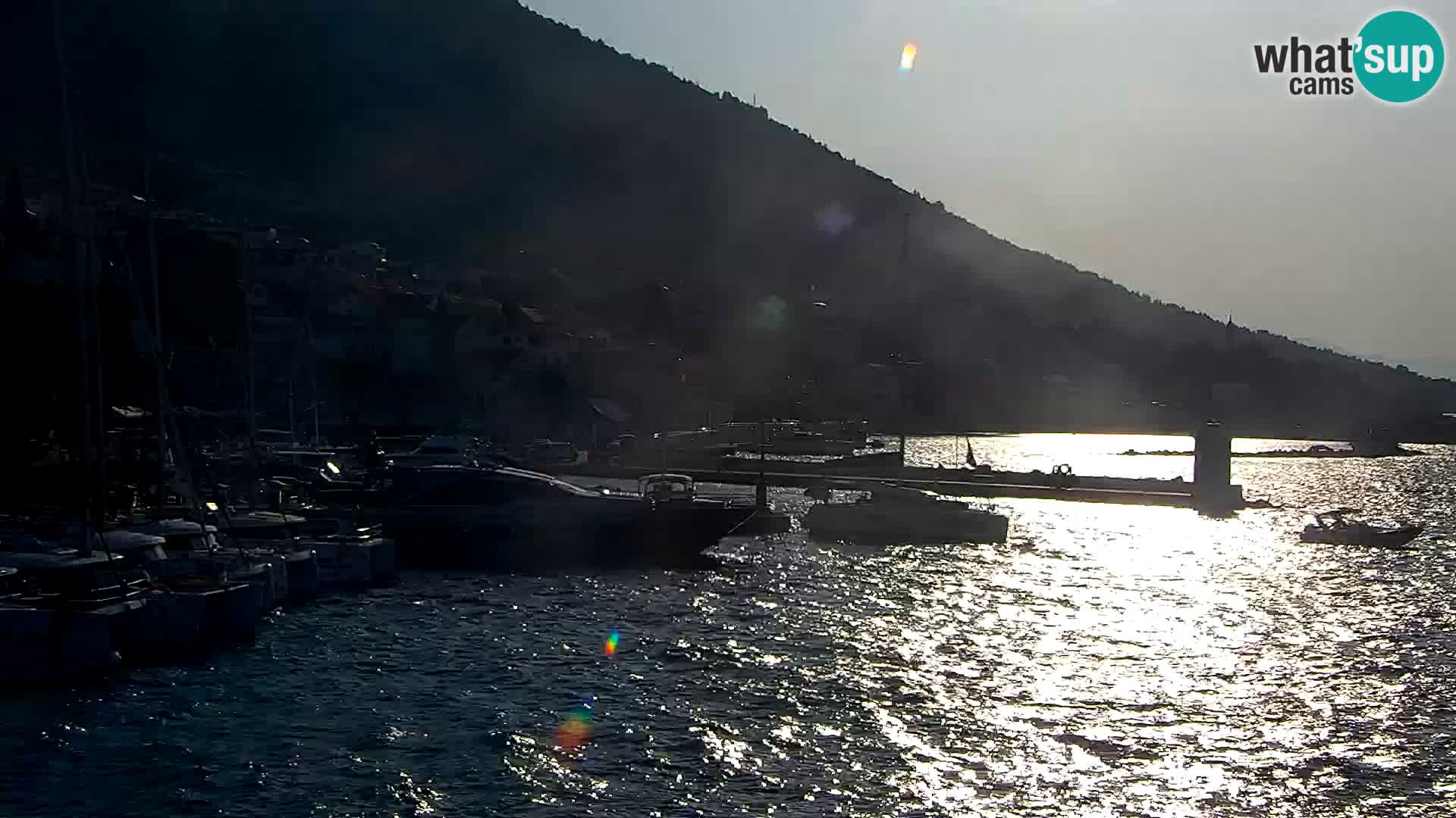 Webcam Bol Centro e Marina – Vista live dal porto di Bol