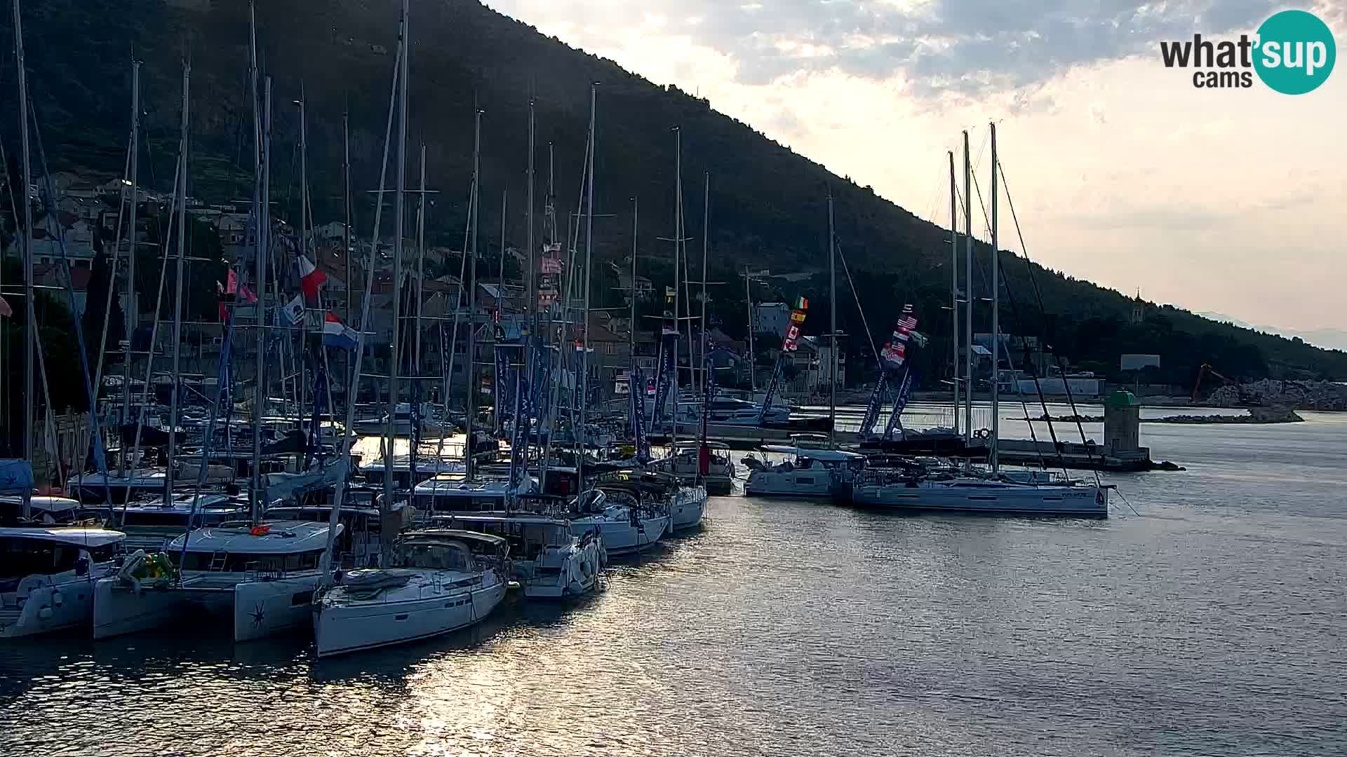 Webcam Bol Town Center & Marina – Live View from Bol, Brač