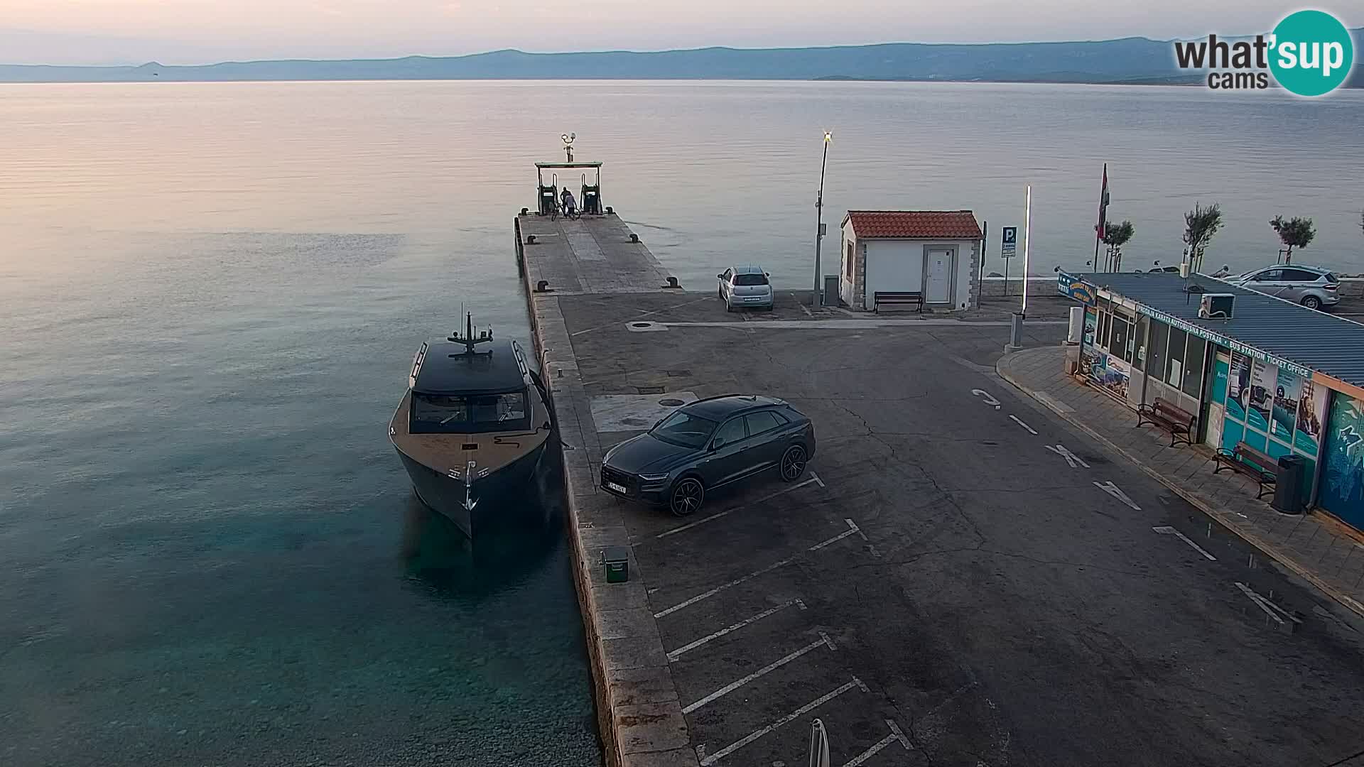 Webcam Bol Hafen & Ortszentrum – Liveblick aus Bol auf der Insel Brač
