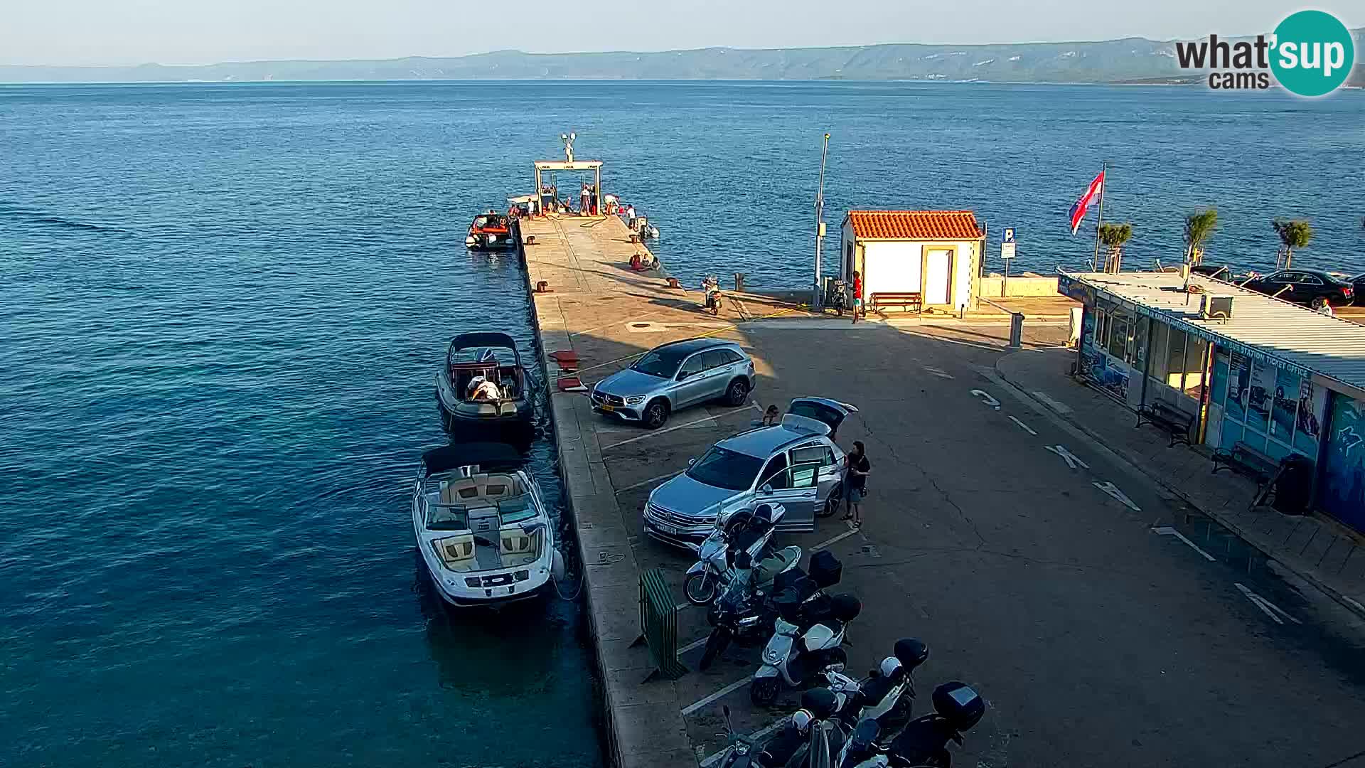 Webcam Bol Hafen & Ortszentrum – Liveblick aus Bol auf der Insel Brač