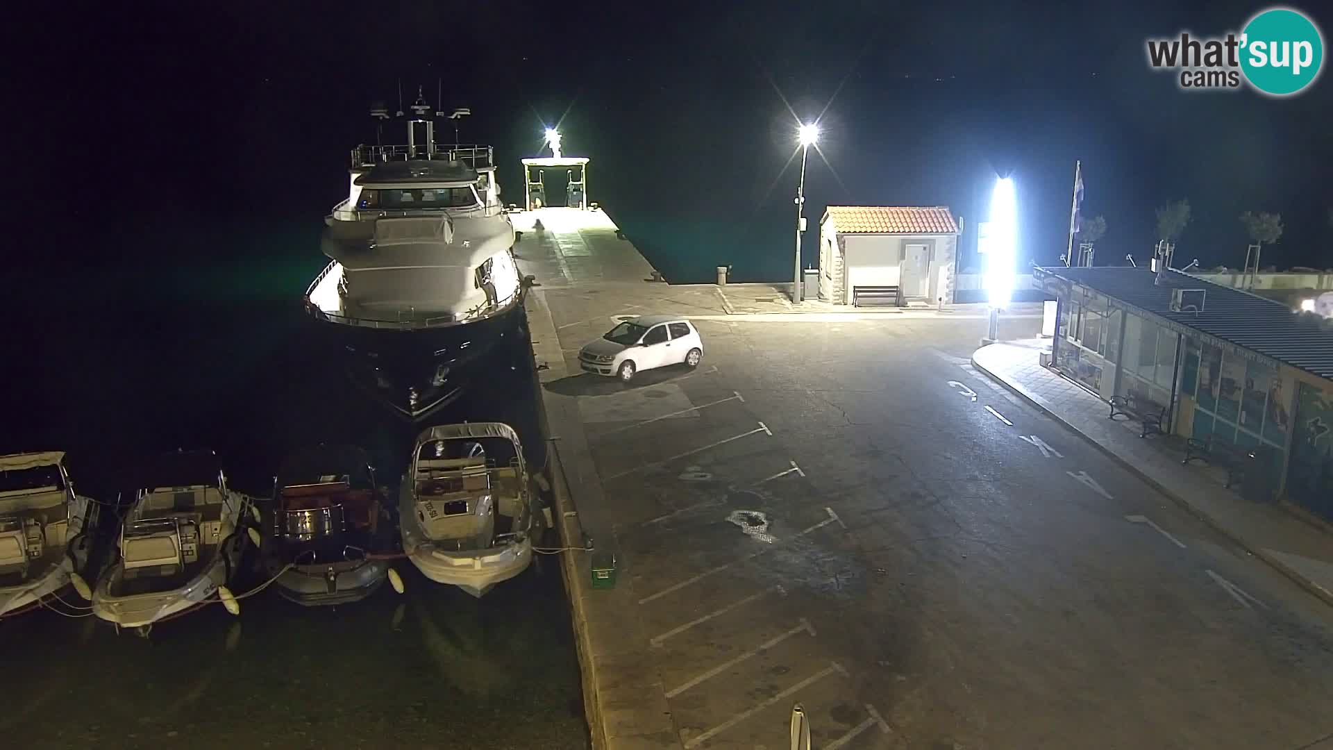 Webcam Bol Centro e Marina – Vista live dal porto di Bol