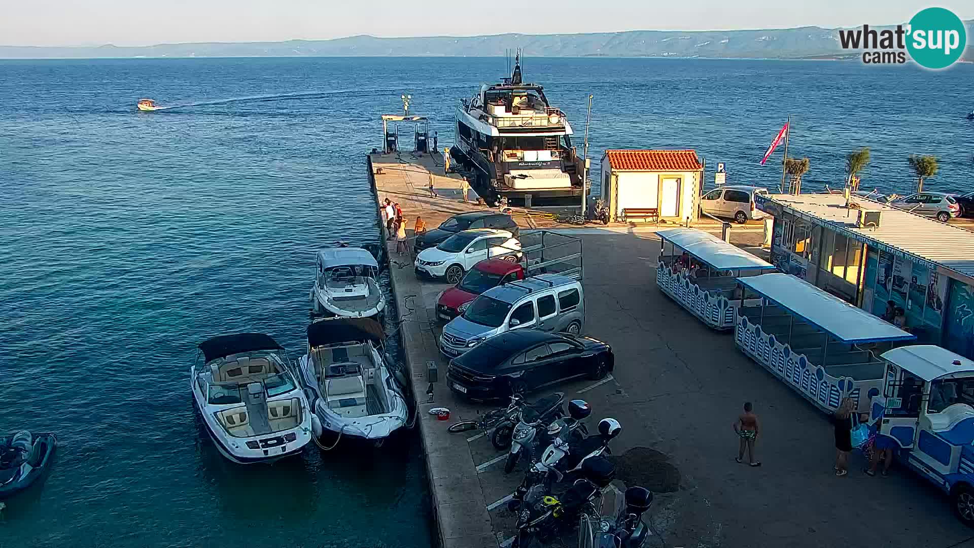 Webcam Bol Town Center & Marina – Live View from Bol, Brač