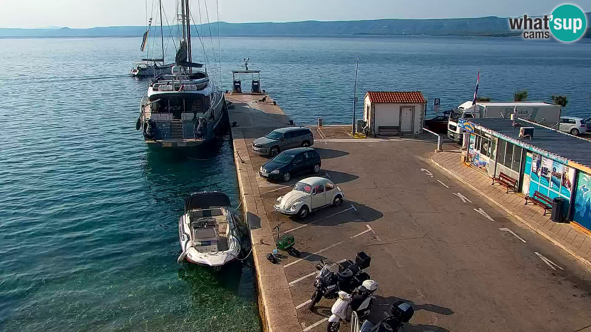 Webcam Bol Hafen & Ortszentrum – Liveblick aus Bol auf der Insel Brač