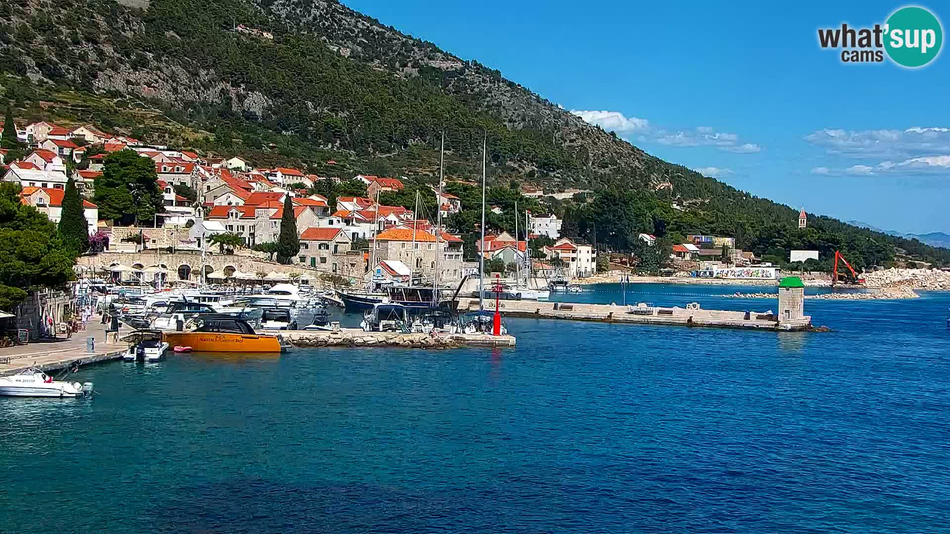 Webcam Bol Centro e Marina – Vista live dal porto di Bol