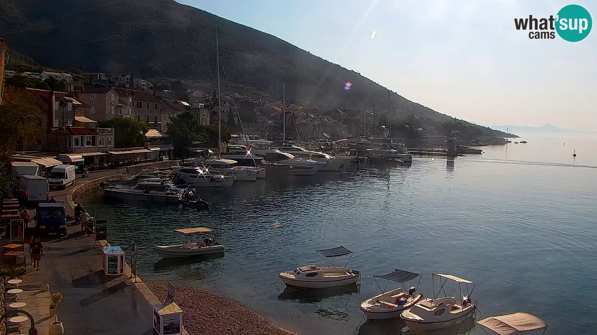 Webcam Bol Hafen & Ortszentrum – Liveblick aus Bol auf der Insel Brač